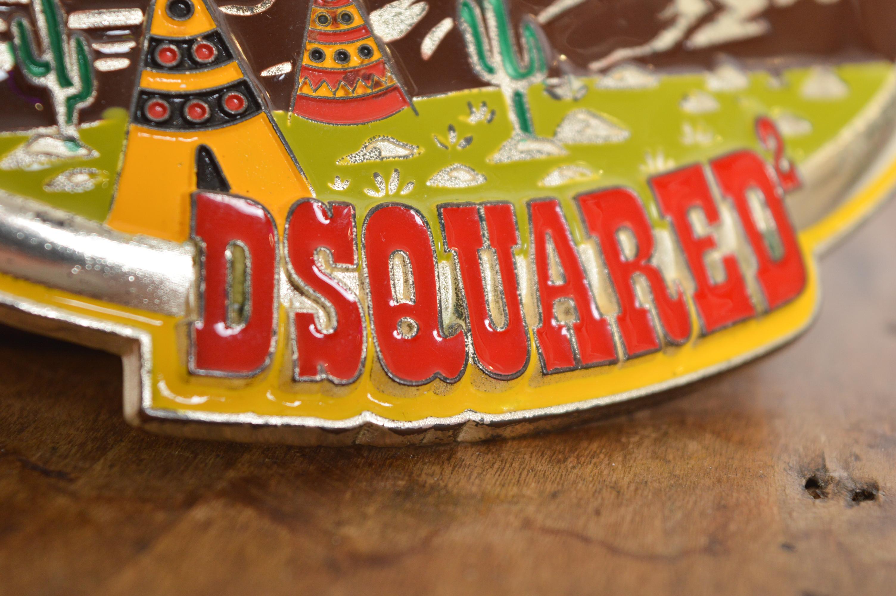 Dsquared2 Vintage Y2K Großer dekorativer Gürtel mit Trucker-Schnalle aus Leder und Emaille im Angebot 11