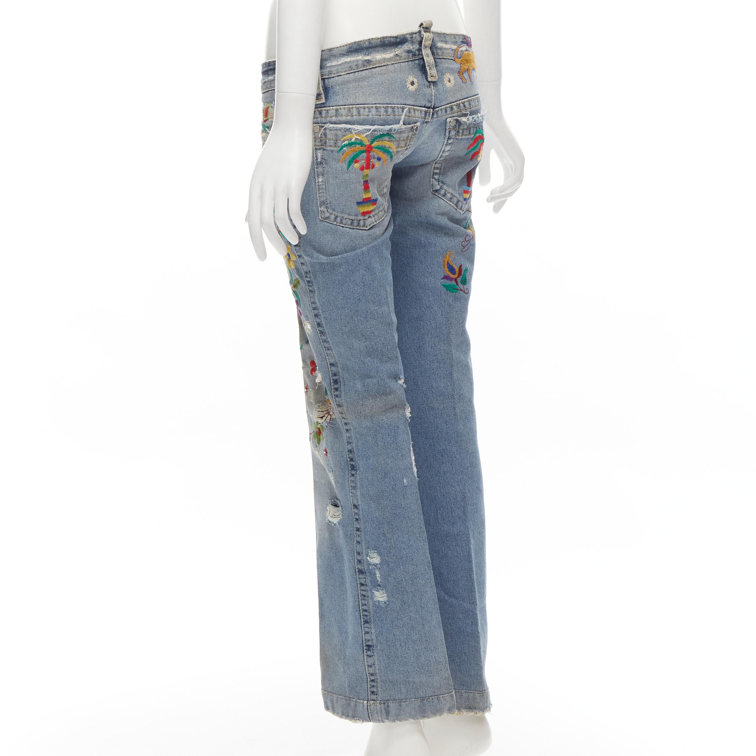 Gray DSQUARED2 Y2K blue washed distressed denim peacock cropped jeans IT38 XS For Sale