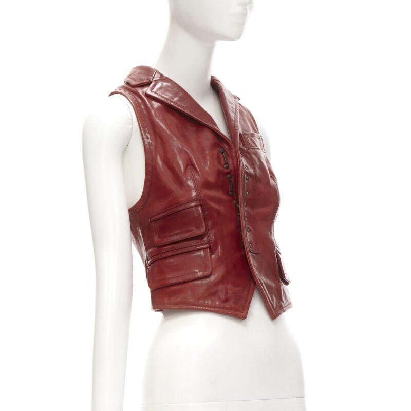 DSQUARED2 Y2K chaleco recortado de cuero rojo envejecido con corchetes S en Excelente estado para la venta en Hong Kong, NT