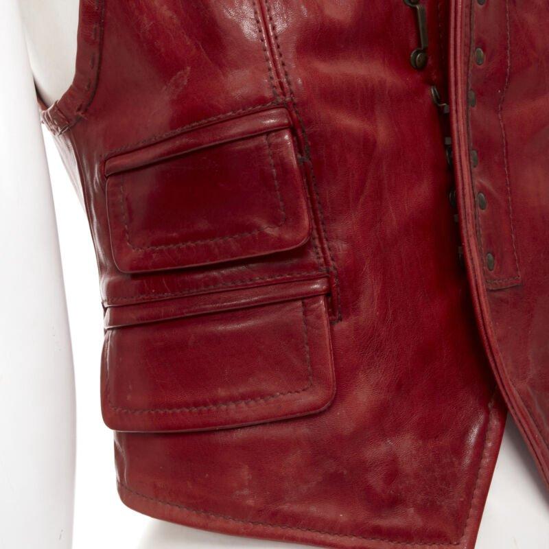 DSQUARED2 Y2K chaleco recortado de cuero rojo envejecido con corchetes S en venta 3