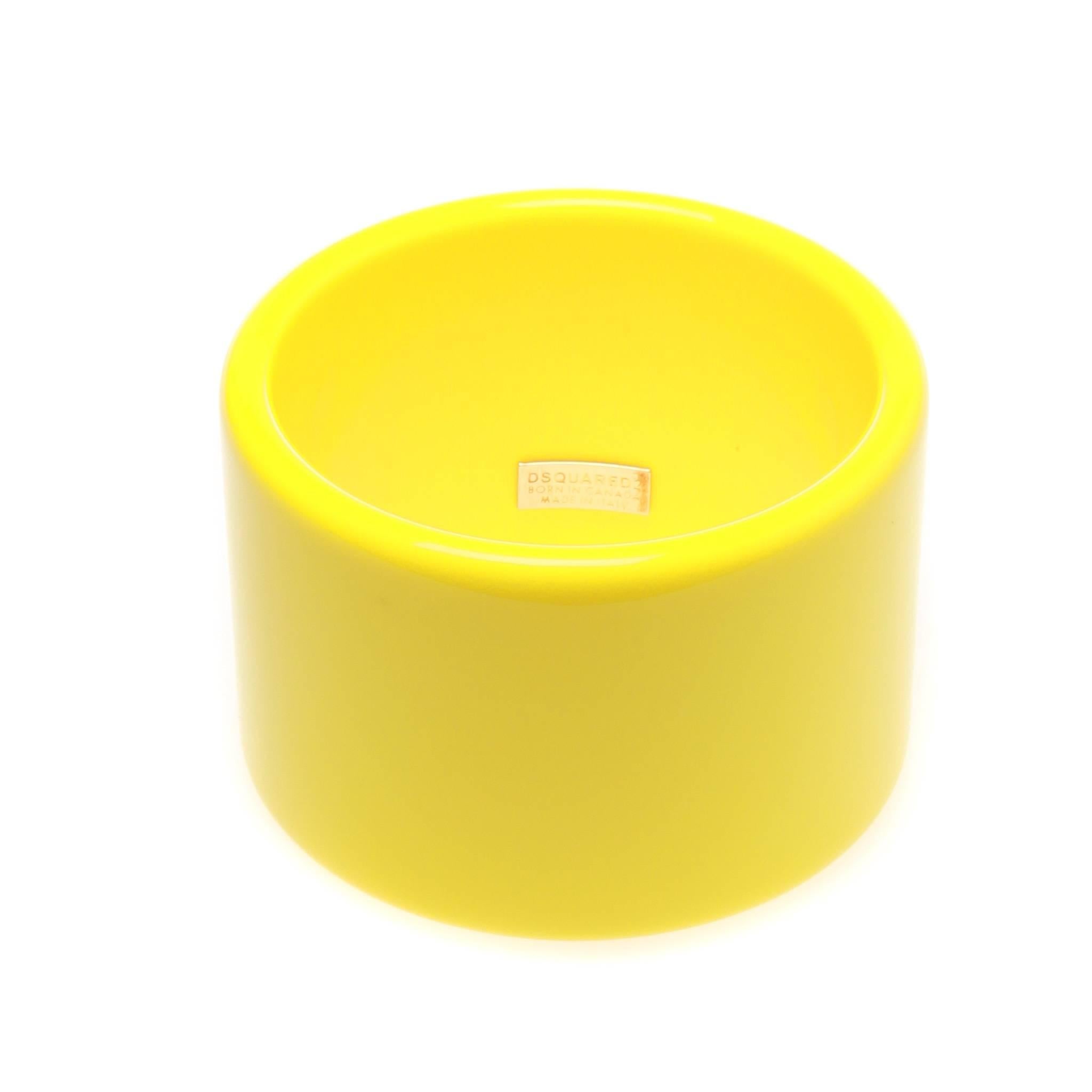 DSQUARED2 perspex round cuff in yellow. 

Comes with box.