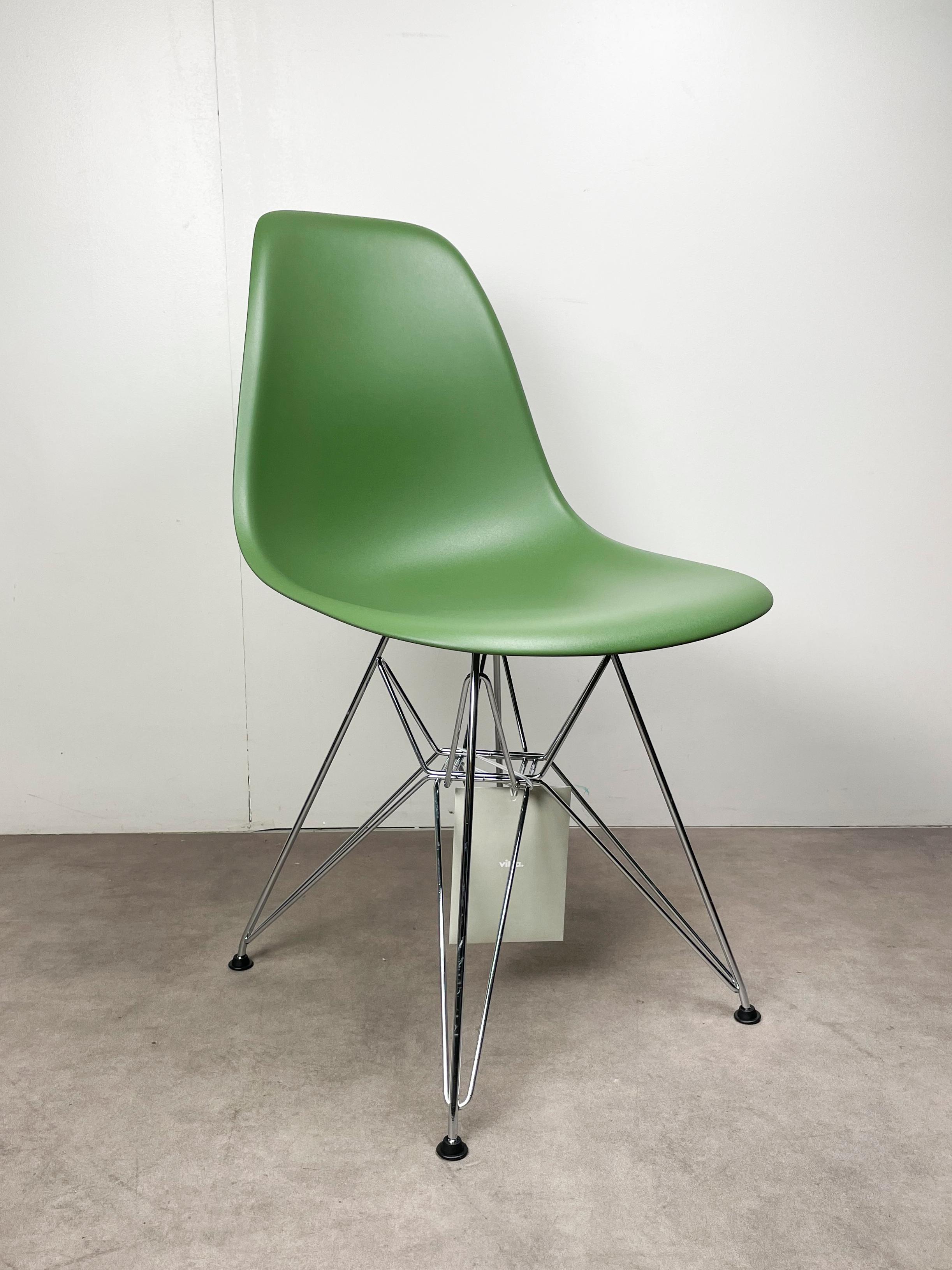 DSR Chairs by Charles and Ray Eames for Vitra 2