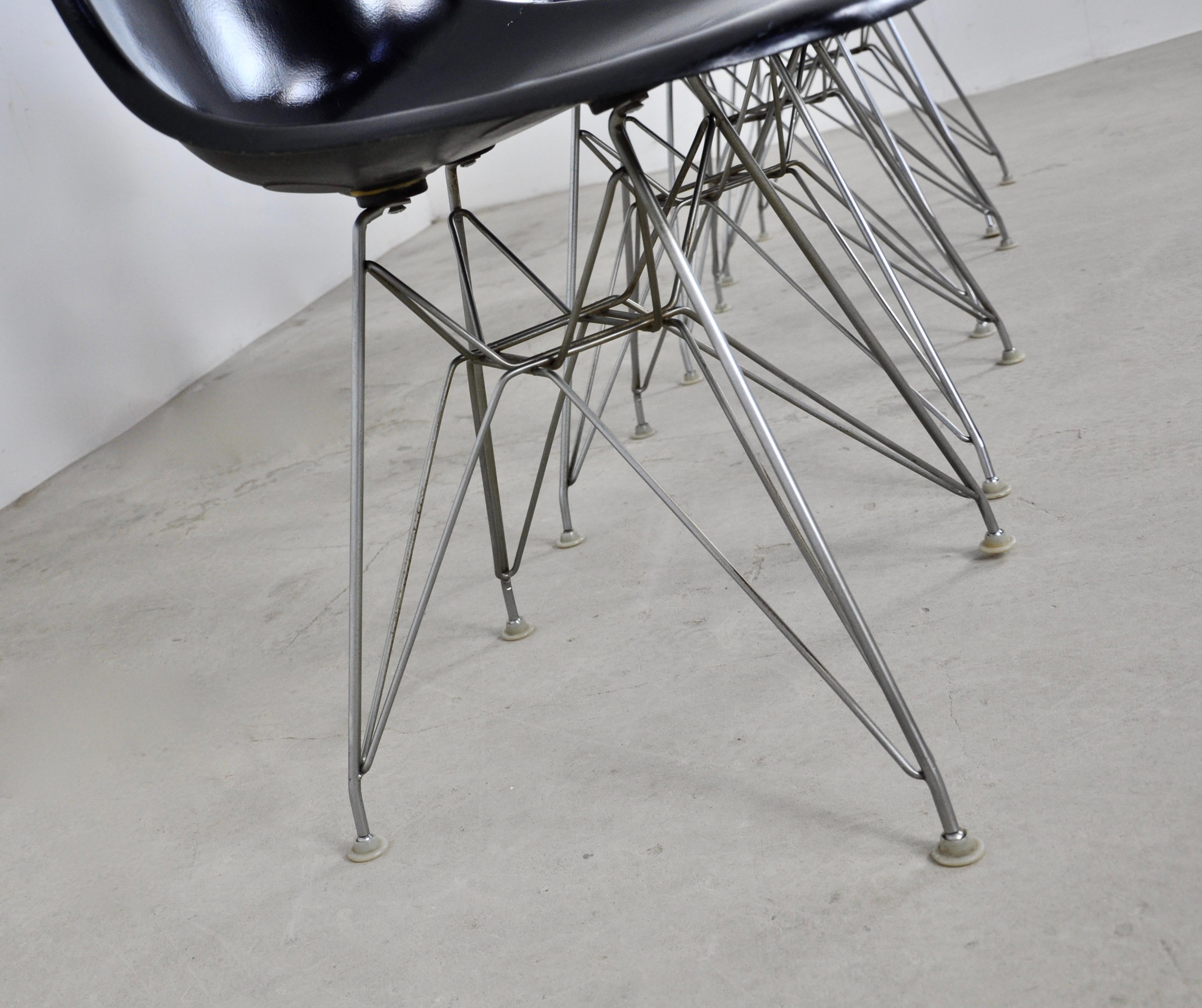 DSR chairs by Charles & Ray Eames for Herman Miller, 1970s For Sale 2