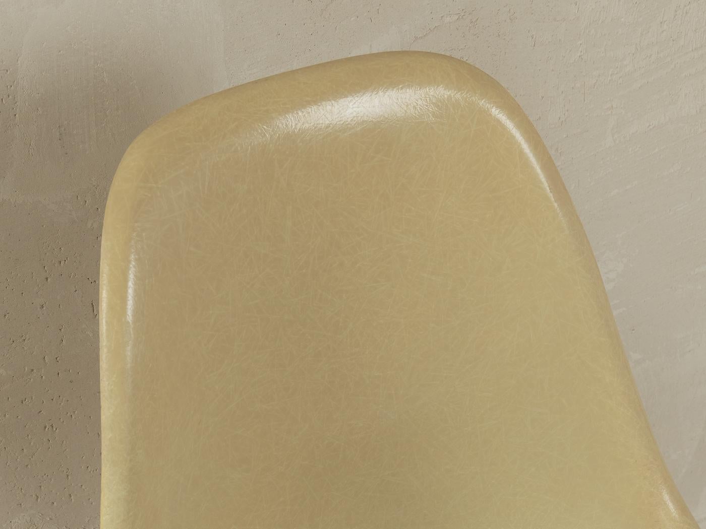 DSS-TA Chair, Charles & Ray Eames, Herman Miller For Sale 2
