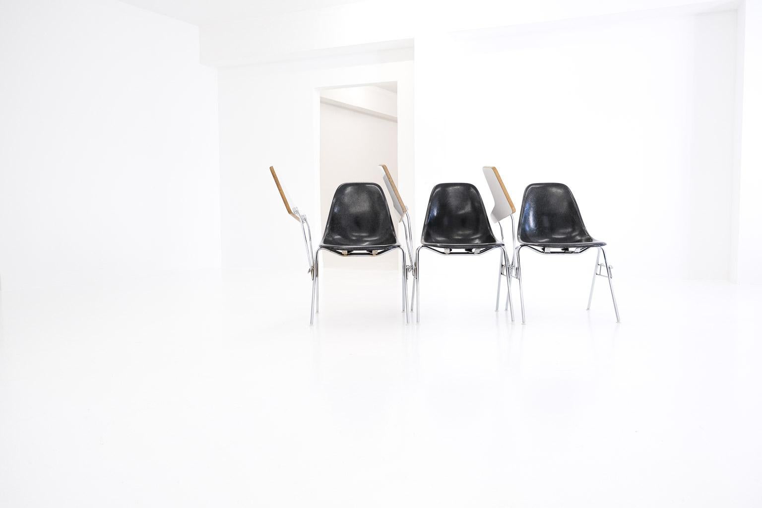 DSS-TA Esszimmerstuhl mit Stapelbarem Sockel von Ray & Charles Eames im Angebot 5