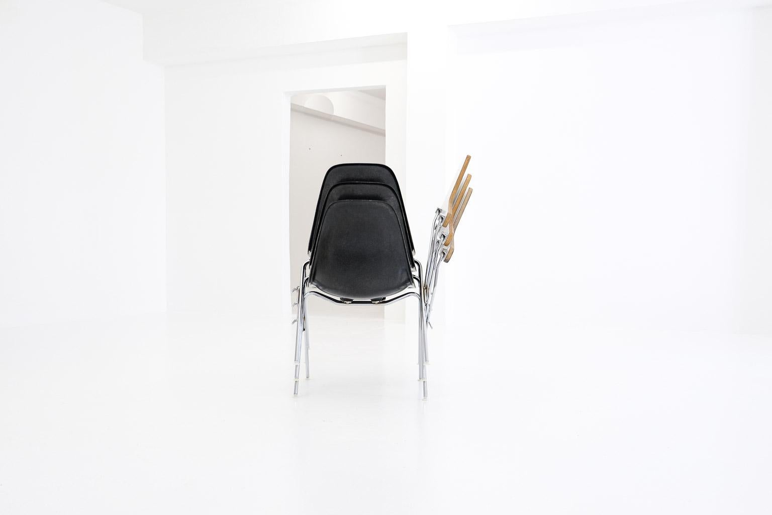 DSS-TA Esszimmerstuhl mit Stapelbarem Sockel von Ray & Charles Eames im Angebot 11