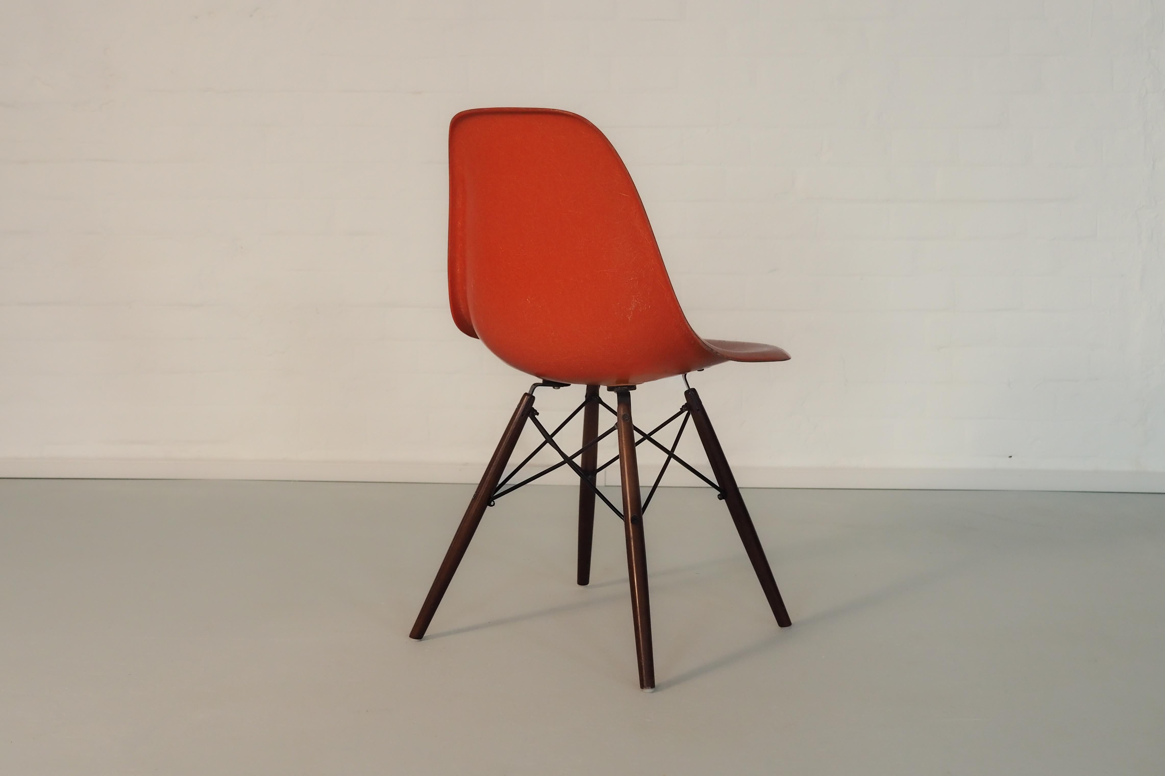 DSW von Charles & Ray Eames für Herman Miller (Glasfaser) im Angebot
