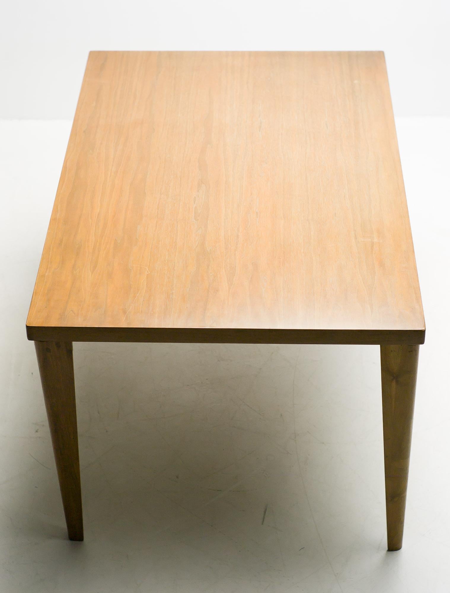 DTW-1 Table in Walnut by Charles Eames for Herman Miller In Good Condition In Dronten, NL