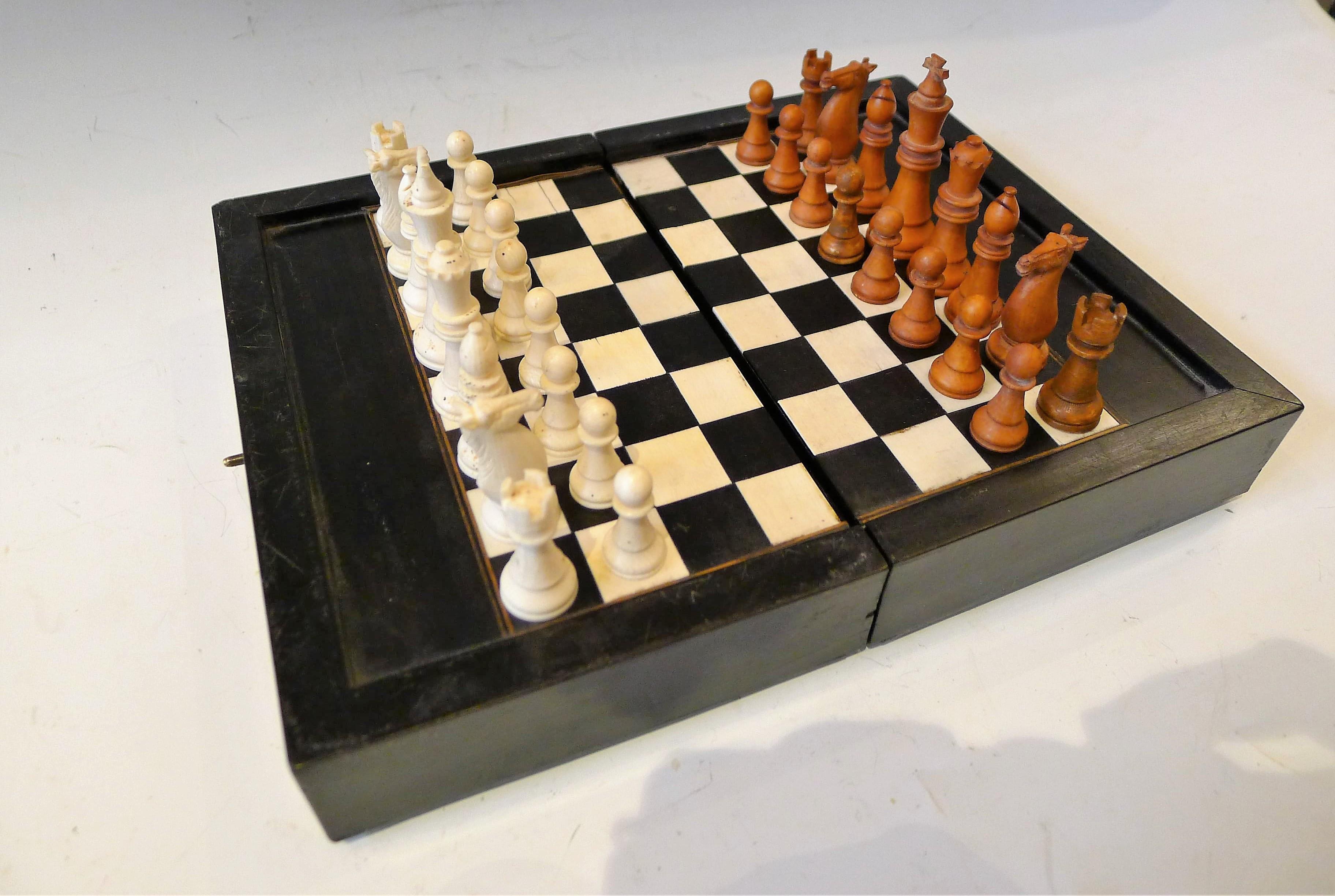 Dual Backgamon and Chess Travel Set, 19th Century For Sale 3