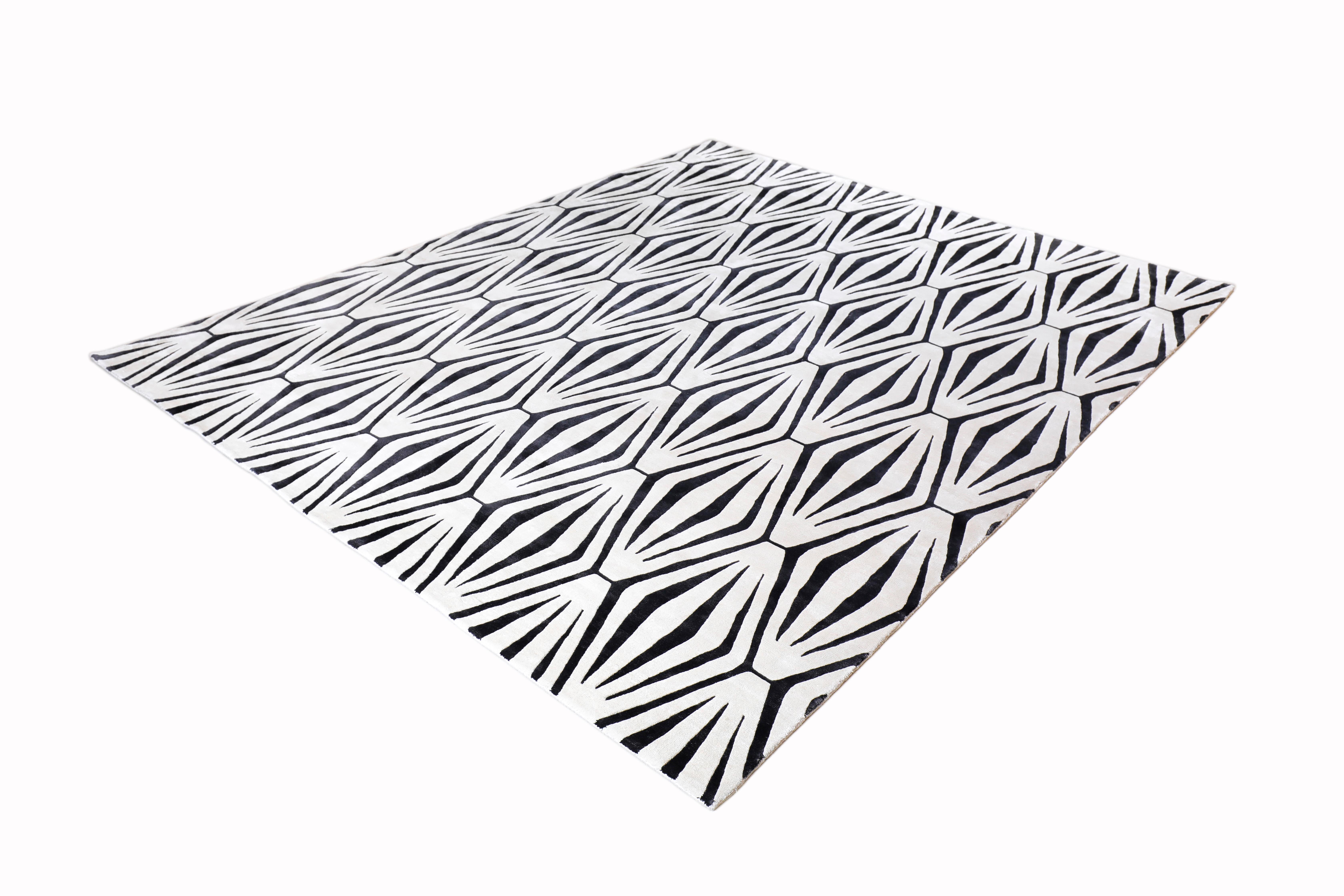 Indian DUAL Hand Knotted Modern Geometric Silk Rug in Black & White Colour By Hands For Sale