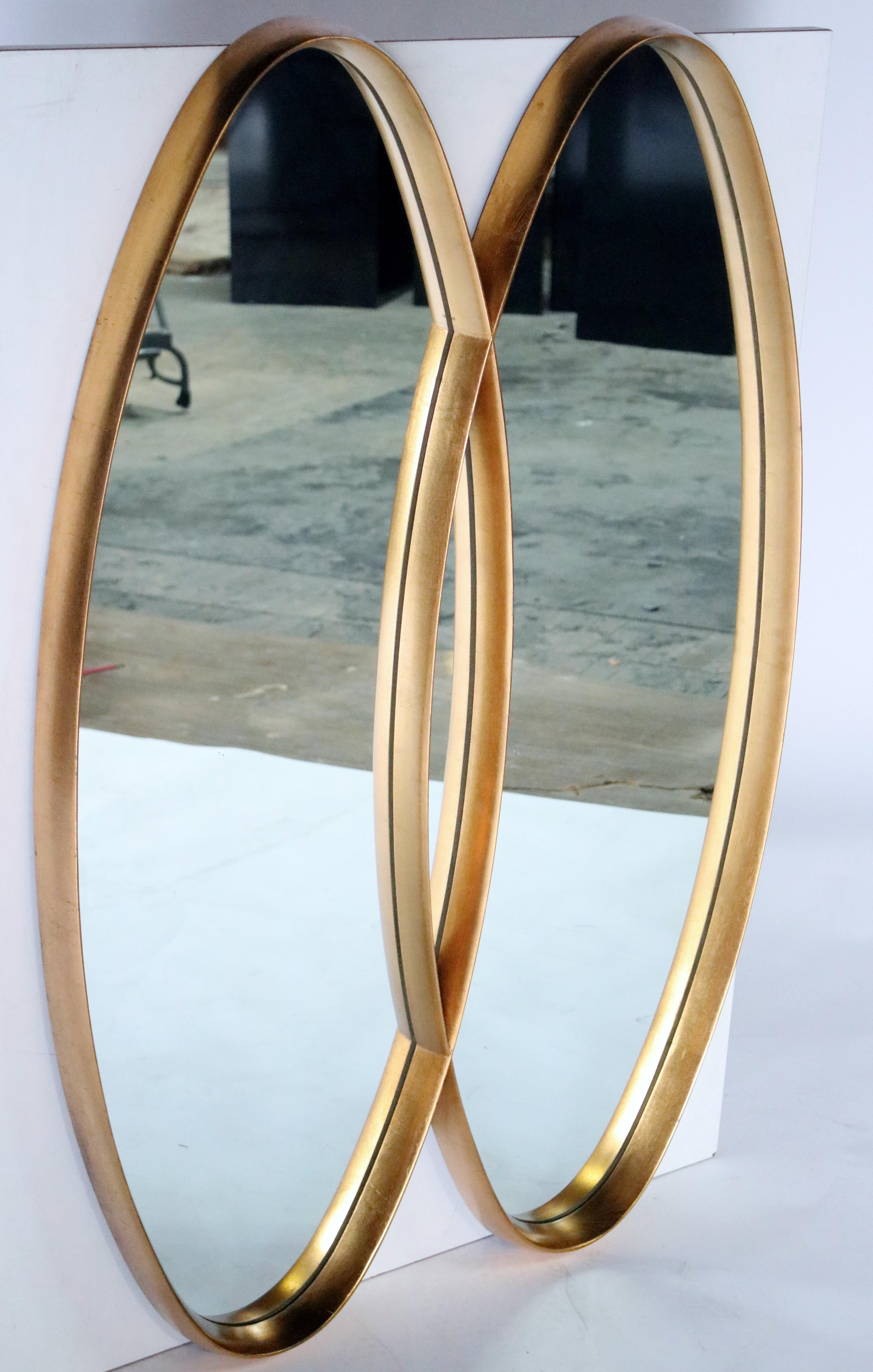 Doppelter ineinandergreifender goldener Holzrahmen-Spiegel (amerikanisch) im Angebot