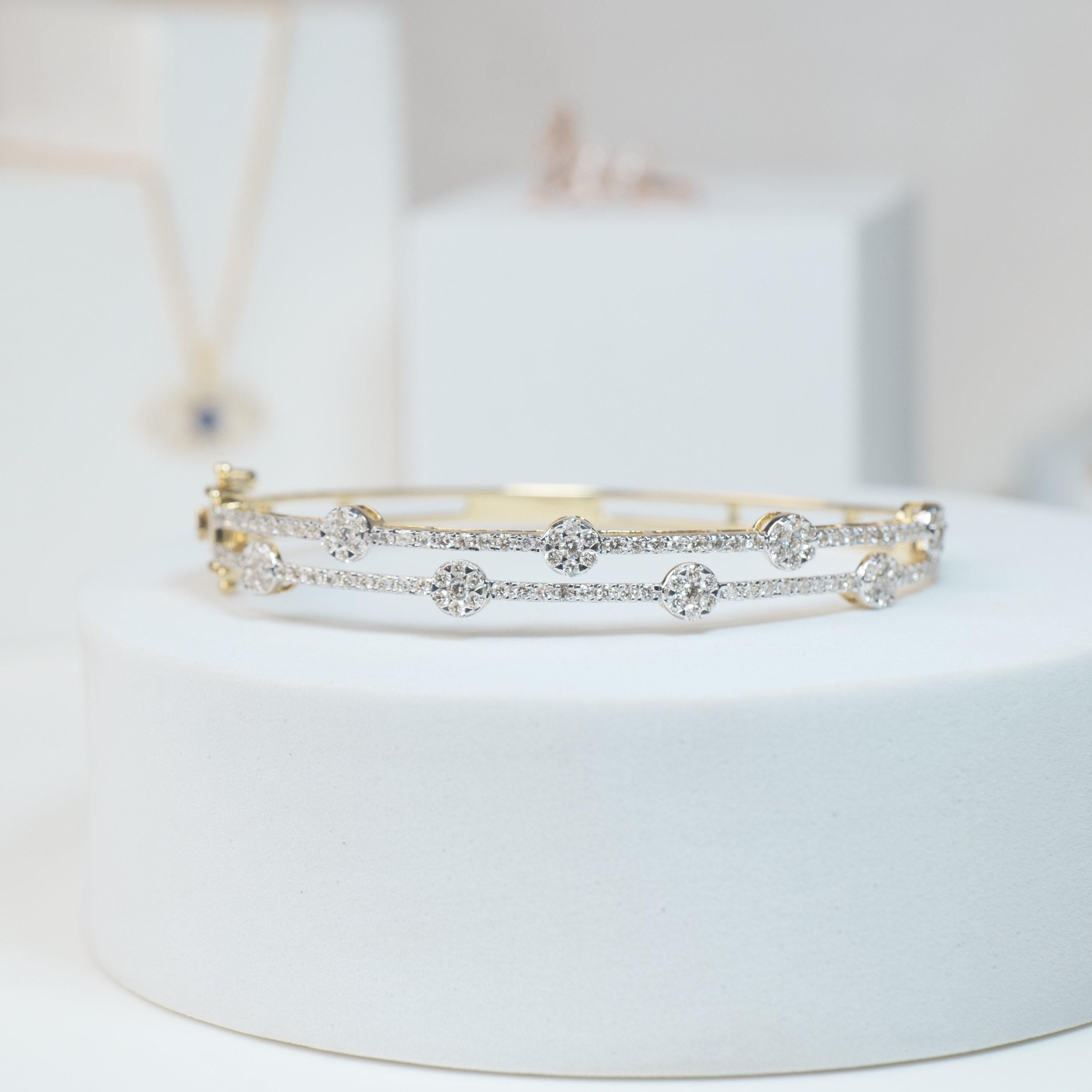 Bracelet manchette à deux lignes de diamants en or massif 14k (certifié) Pour femmes en vente