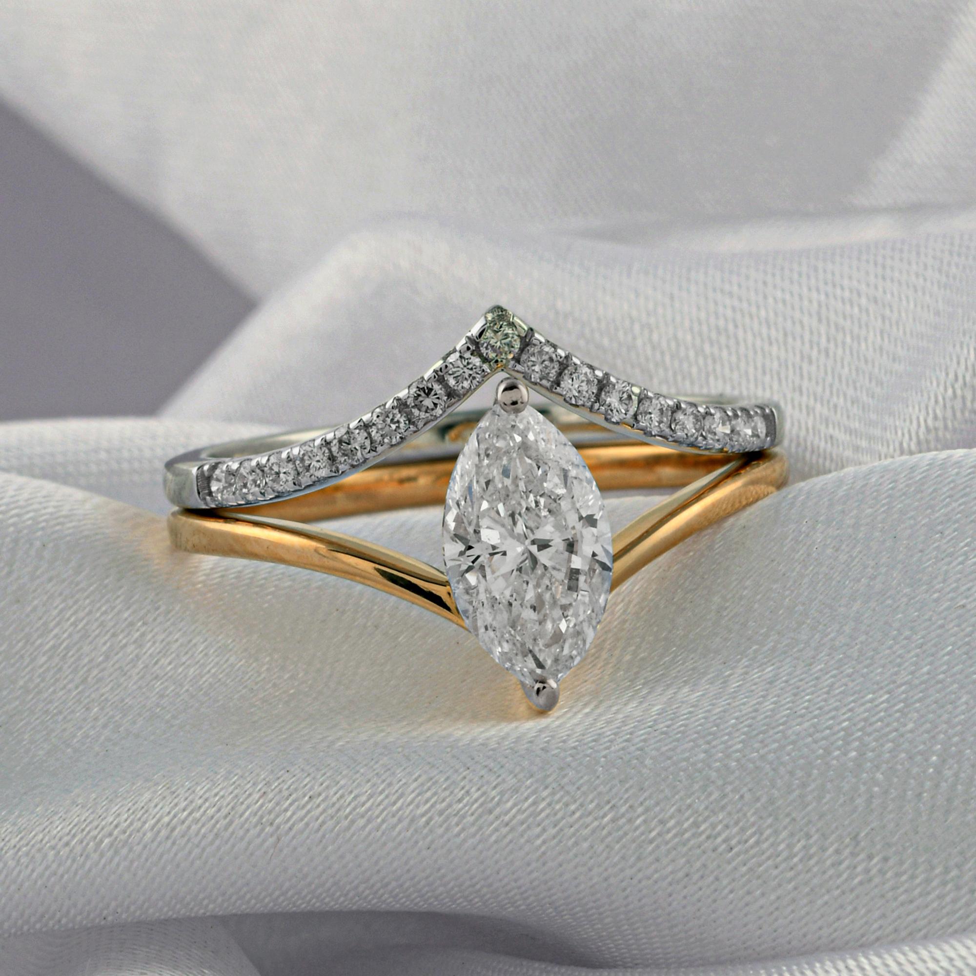 Im Angebot: Zweifarbiger Solitär Marquise Naturdiamant Stapelbarer Bandring 14K Gold () 12