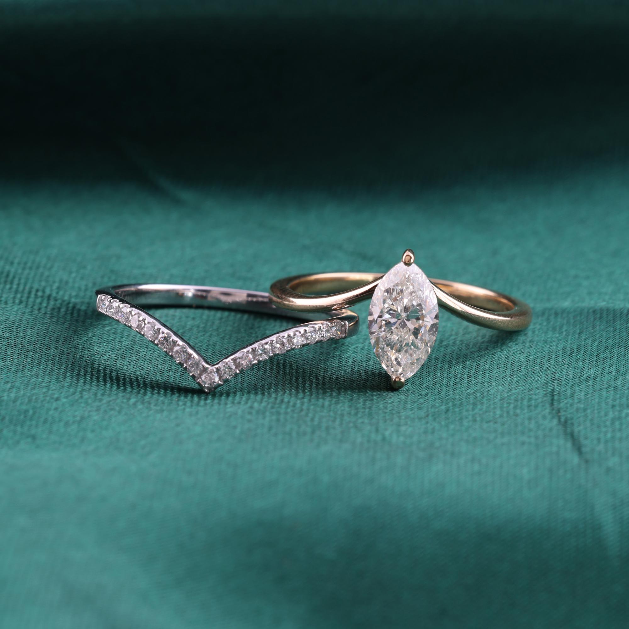 in vendita:  Anello a fascia impilabile con diamante naturale doppio tono Solitario Marquise in oro 18 carati 11