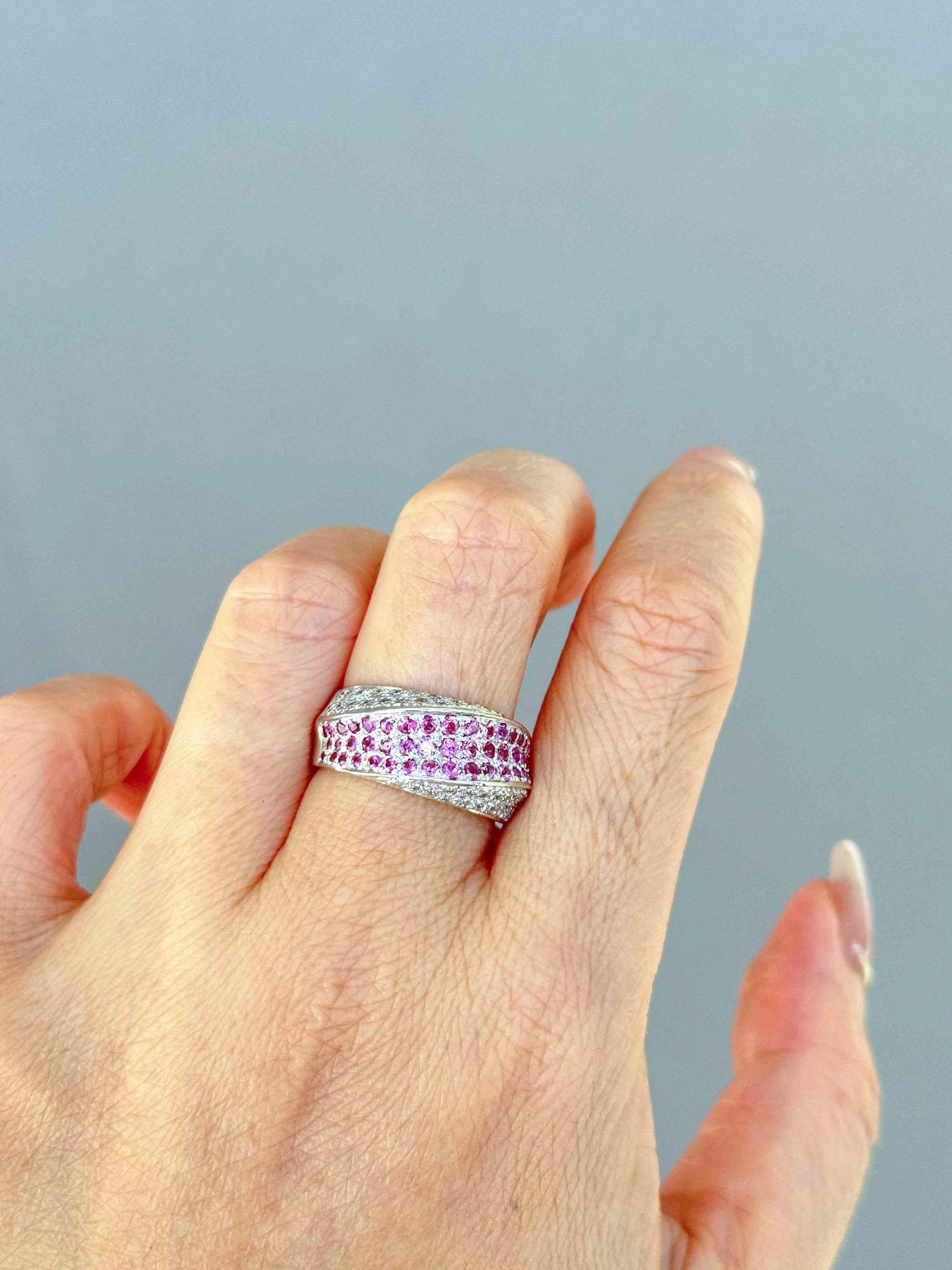 Dual Tone Three Dimensional Diamond and Pink Sapphire Band Ring 18K Gold V1130 For Sale 1