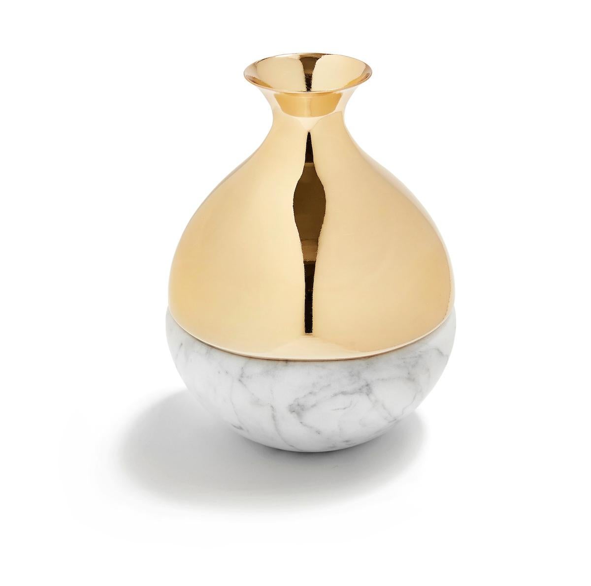Dual Bud Vase in Marble and Polished Gold Metal by ANNA New York In New Condition In San Francisco, CA