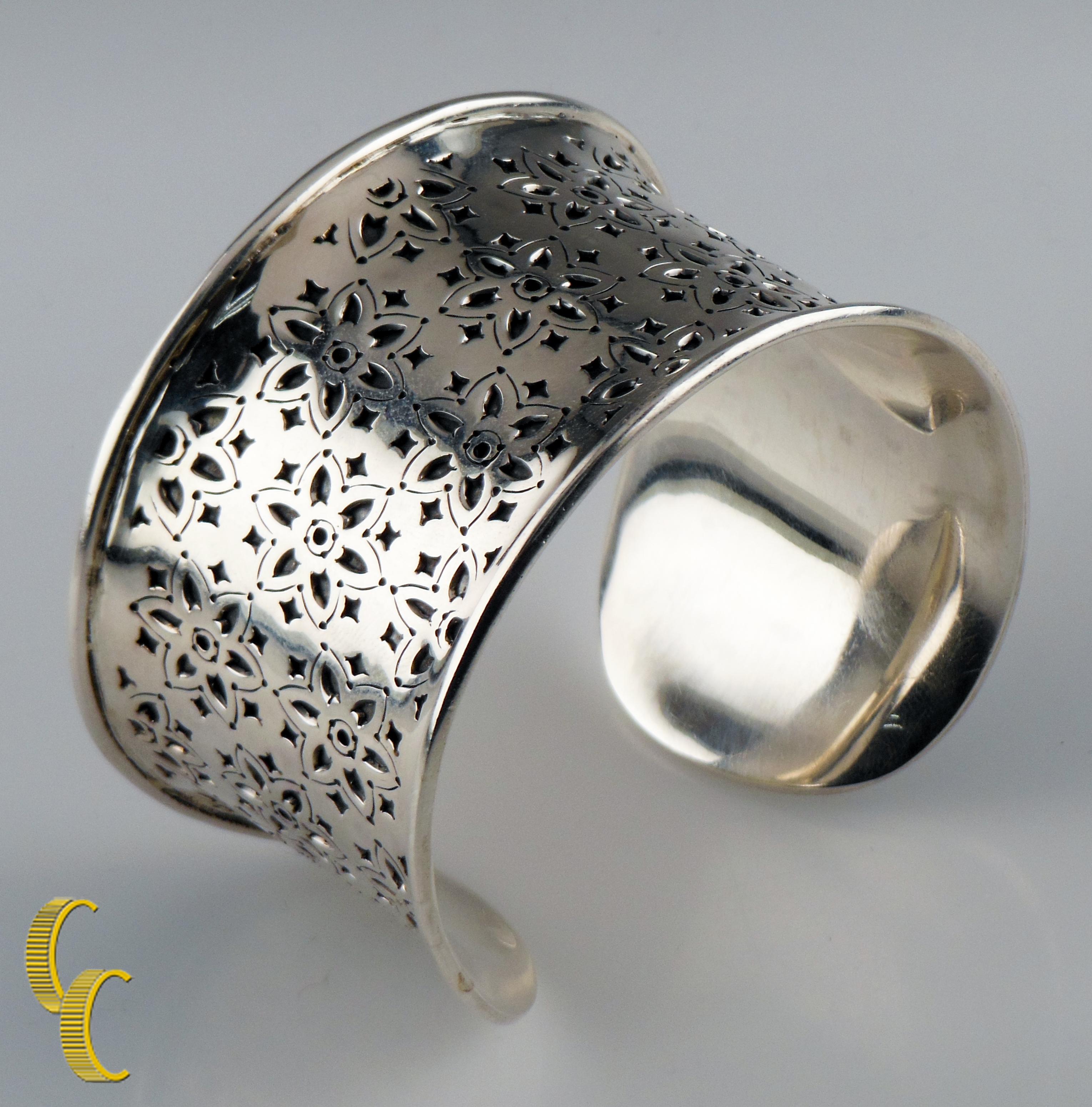 Duarte Sterling Silver Cuff Bracelet with Floral Design, Size 6 In Good Condition For Sale In Van Nuys, CA