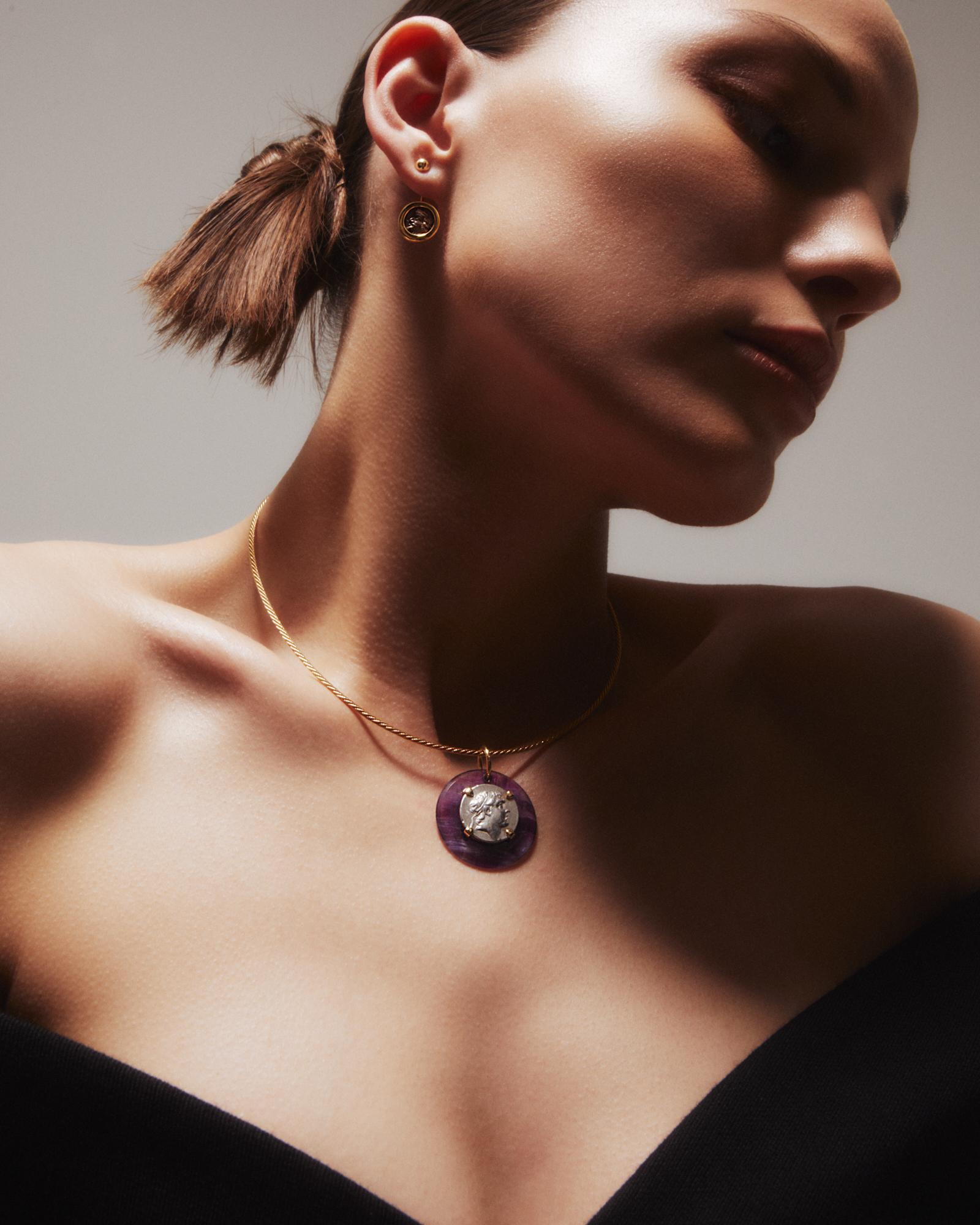 Dubini, collier d'Ariarathes IX pièces en or 18 carats avec médaillon en améthyste Pour femmes en vente