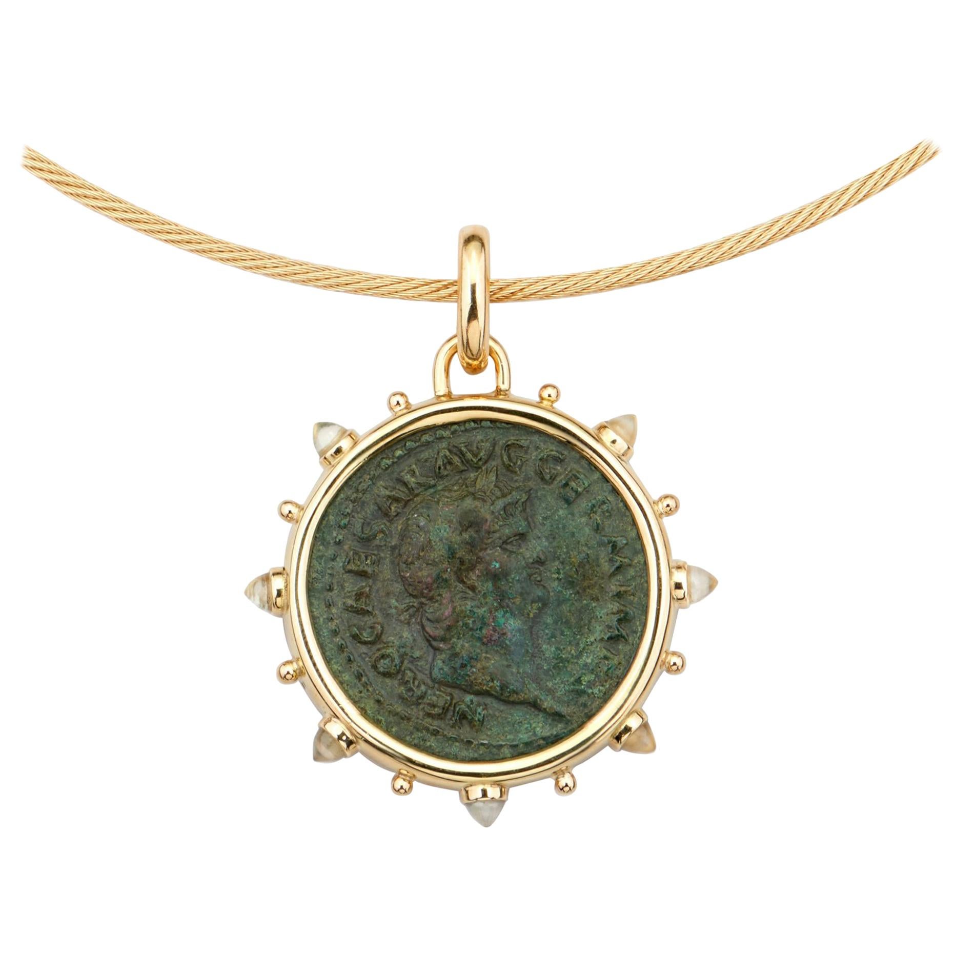 Dubini Antica Moneta Romana di Bronzo Nero in Oro Giallo 18 Carati Collana con Pietra di Luna in vendita