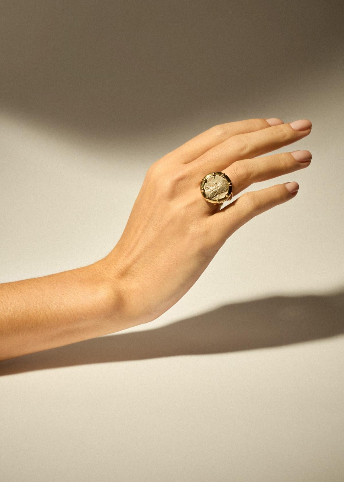 Dubini: 18 Karat Gelbgold Ring mit antikem Silber Persischer Münzsiegel für Damen oder Herren im Angebot