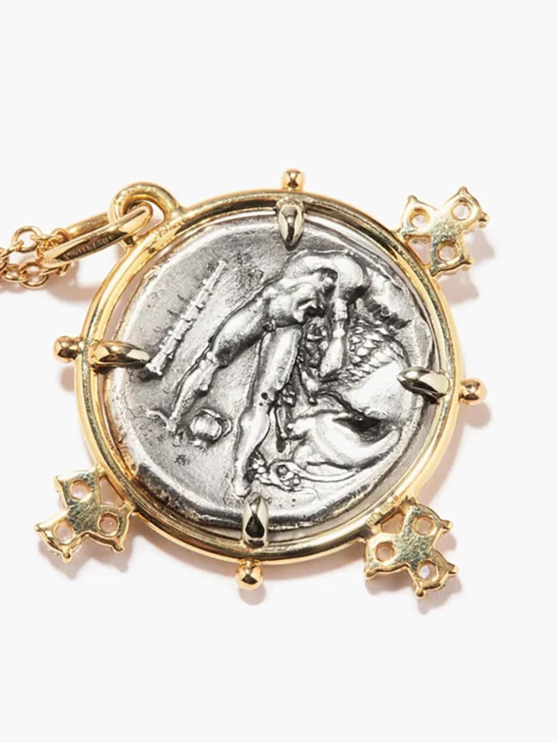 Dubini, collier d'Athènes en or jaune 18 carats avec médaillon de pièce de monnaie ancienne en argent Neuf - En vente à London, GB