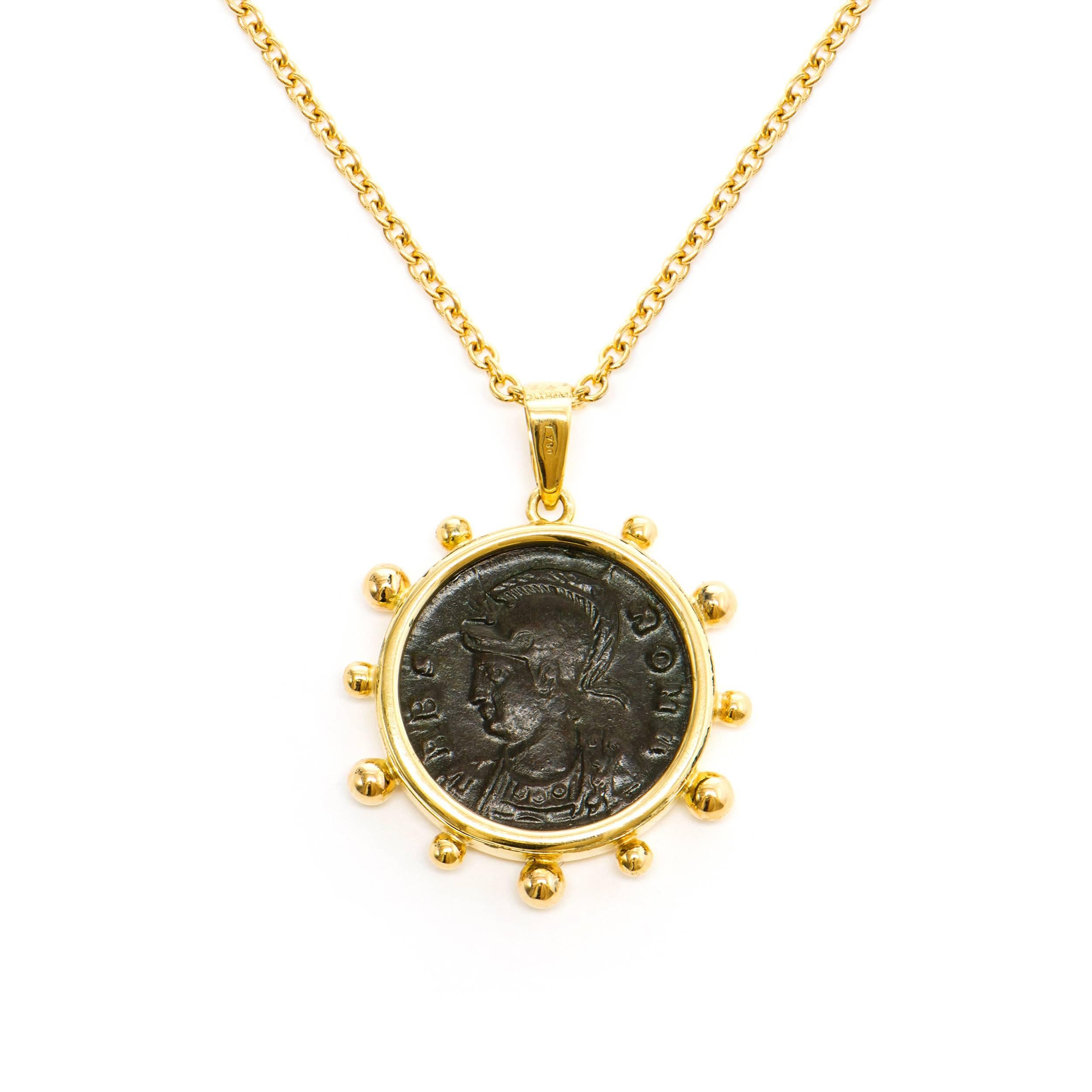 Ce collier de pièces de monnaie DUBINI de la collection 