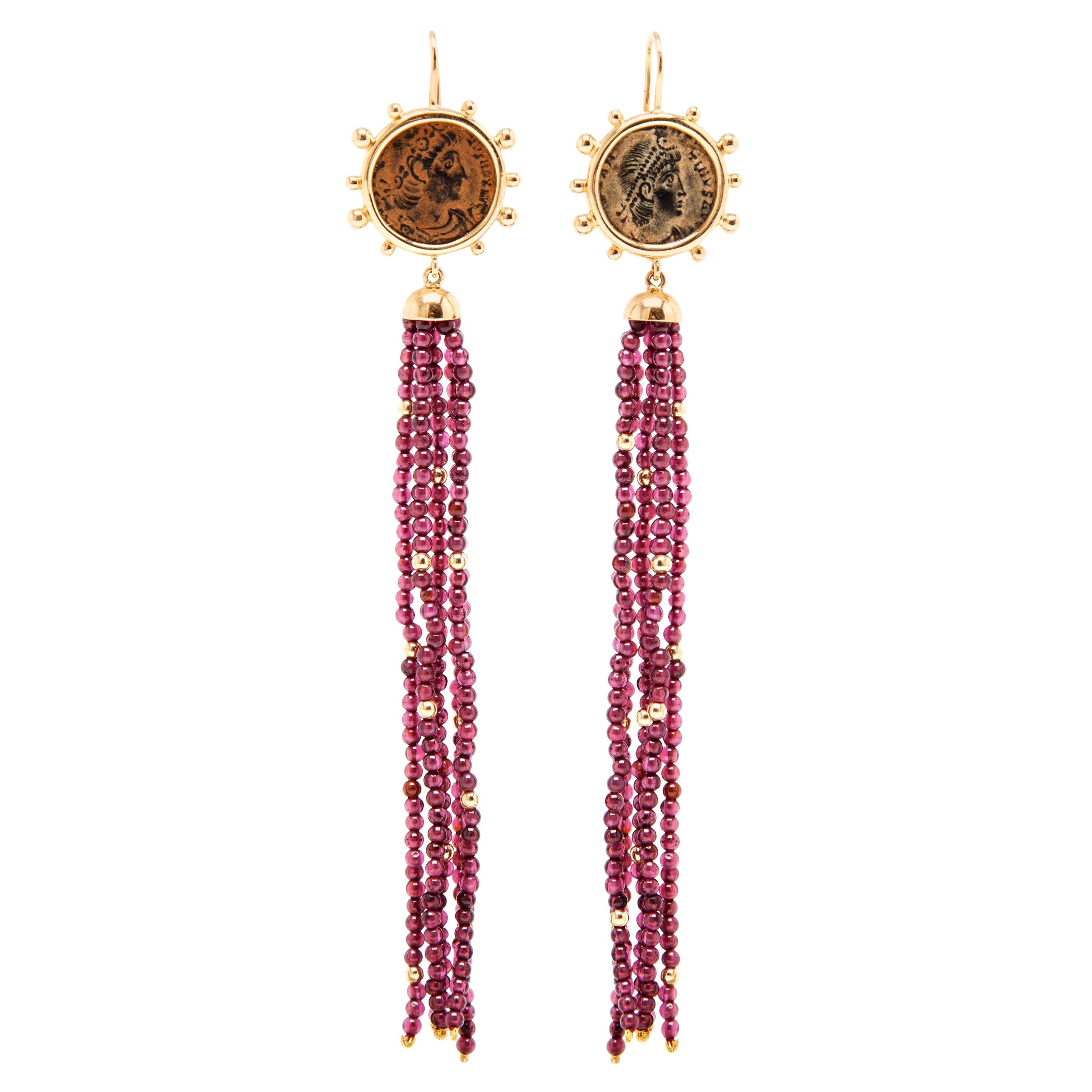 Pendientes Dubini Constantine Antigua Moneda de Bronce Borla de Granate Oro de 18 Kilates
