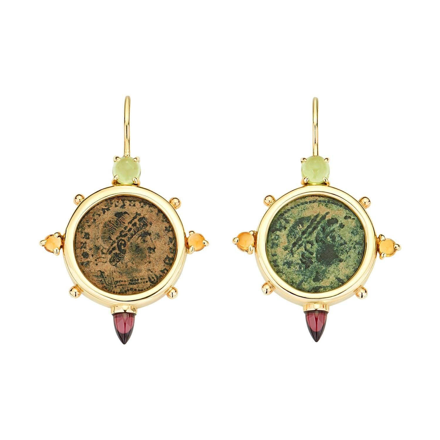 Dubini Boucles d'oreilles en or 18 carats avec pièce de monnaie romaine antique de Constantin en bronze, péridots et citrine