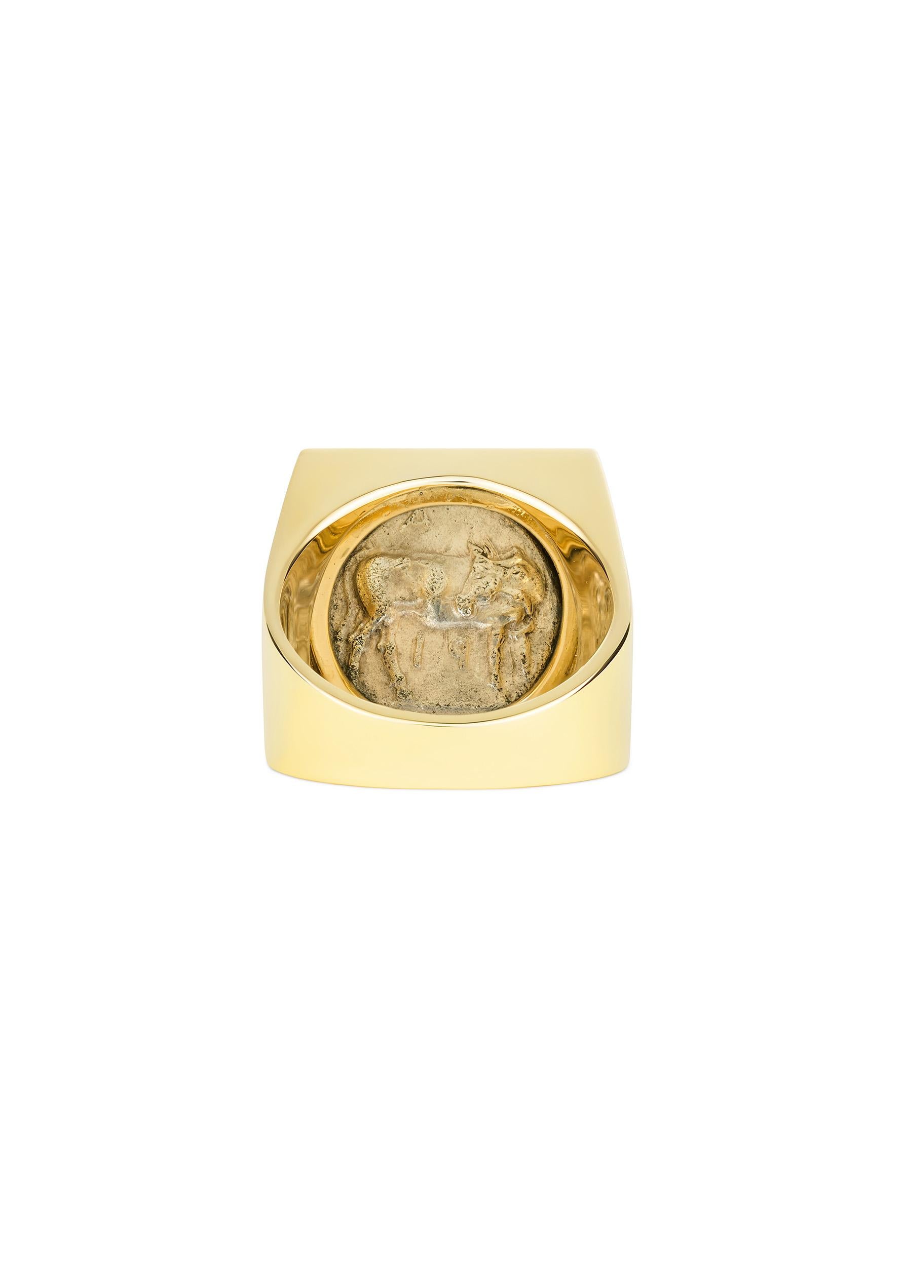 Classical Greek Dubini Gorgon Ancient Silver Coin 18 Karat Yellow Gold Signet Ring For Sale
