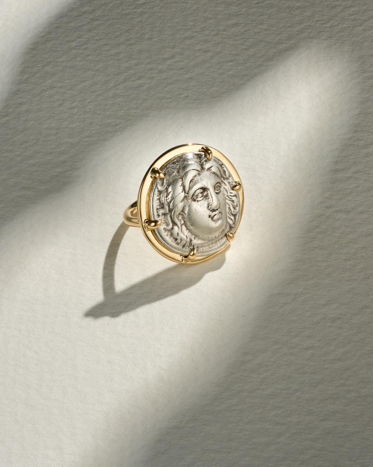 Dubini Helios Sun God Ancient Silver Coin 18 K Yellow Gold Ring In New Condition For Sale In London, GB