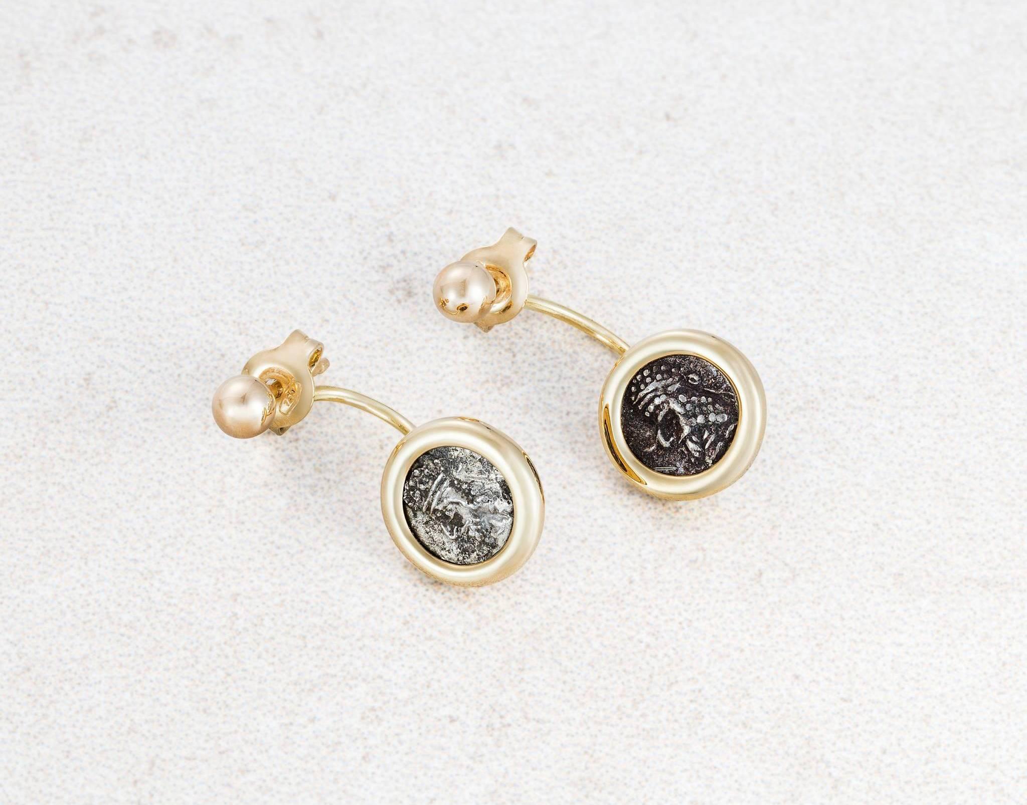 Dubini Kings of Persis Ancient Silver Coin 18 Karat Yellow Gold Earrings In New Condition For Sale In London, GB