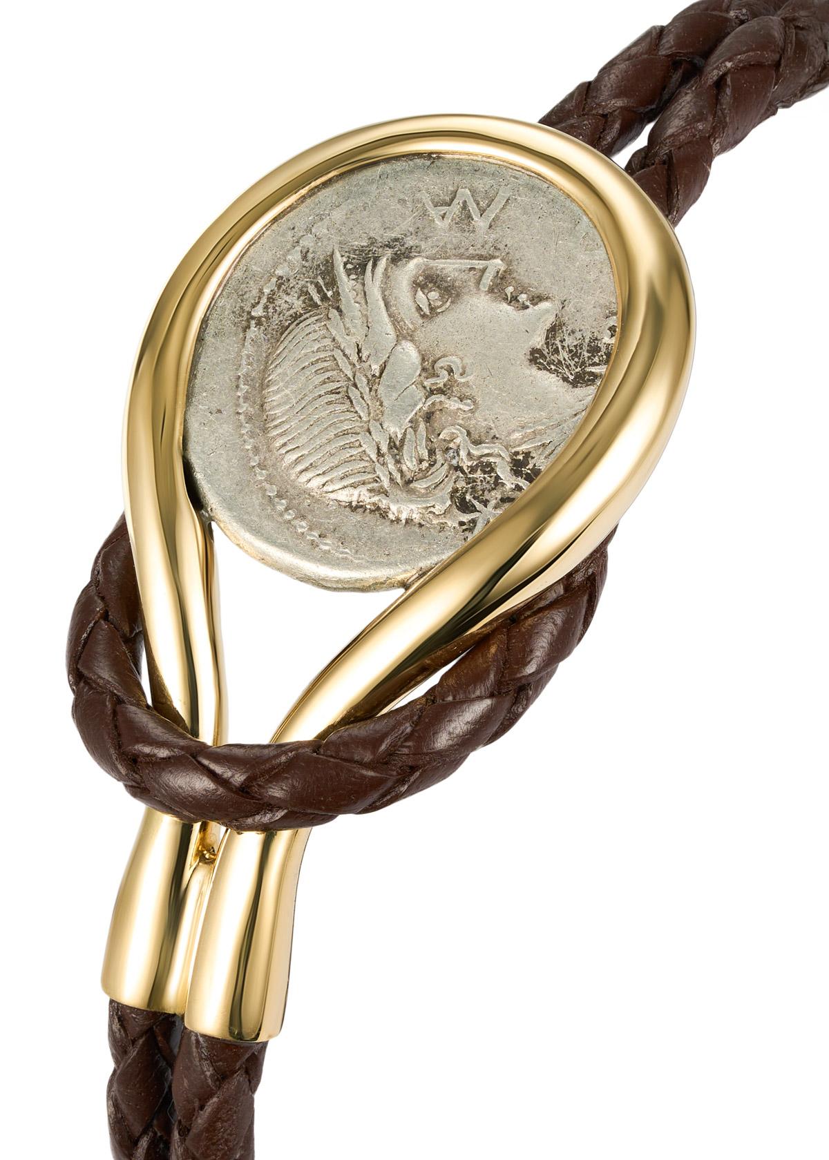 Esta pulsera de monedas DUBINI de la colección 