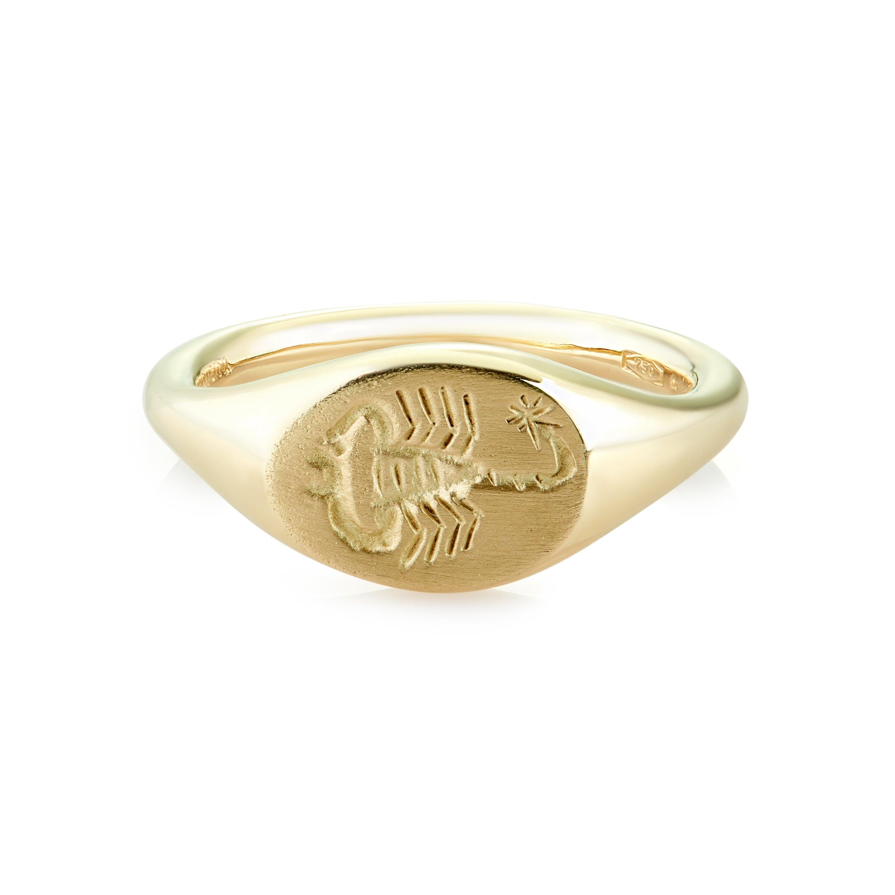 For Sale:  Dubini Scorpion Intaglio 18 Karat Yellow Gold Signet Ring 2