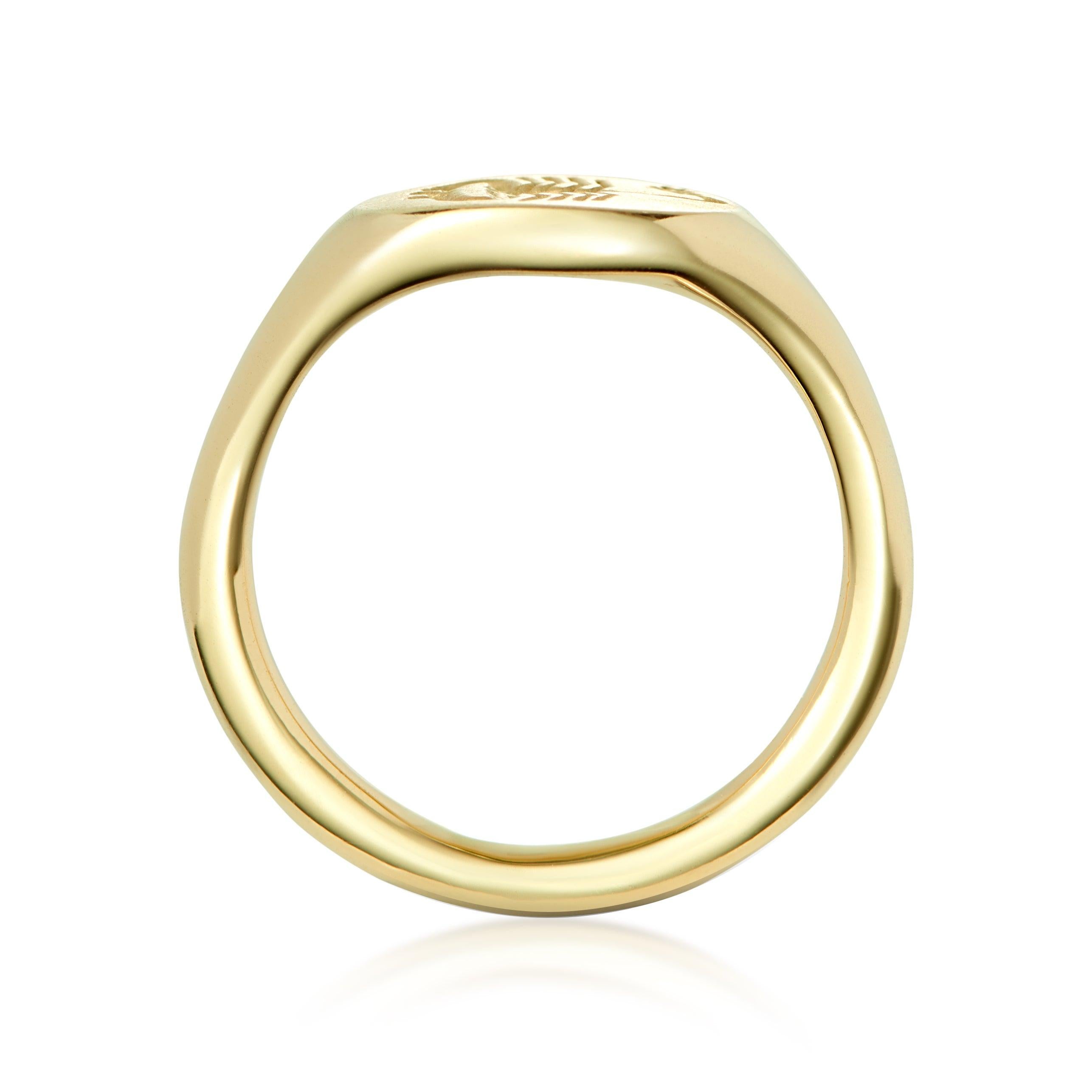 For Sale:  Dubini Scorpion Intaglio 18 Karat Yellow Gold Signet Ring 3