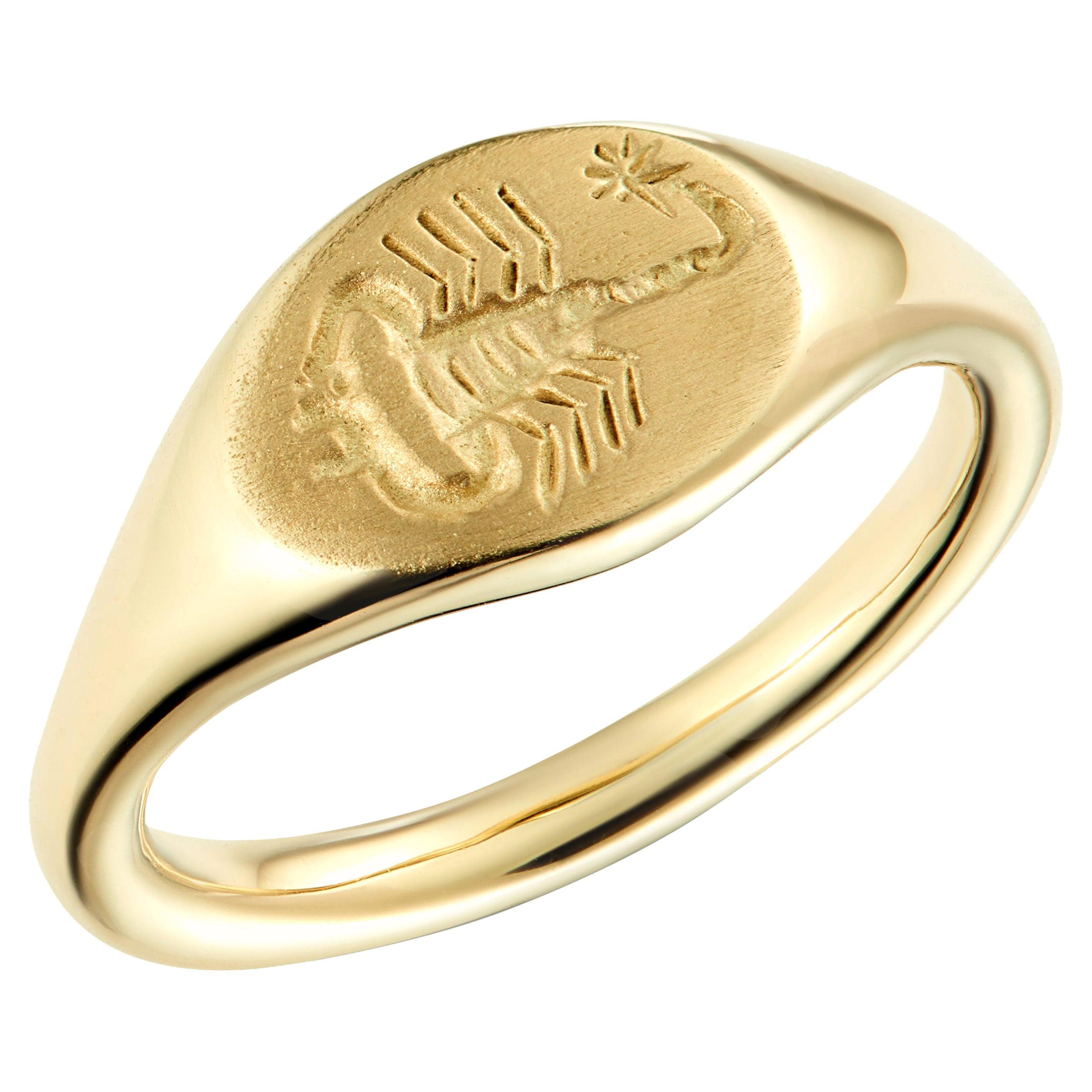 For Sale:  Dubini Scorpion Intaglio 18 Karat Yellow Gold Signet Ring