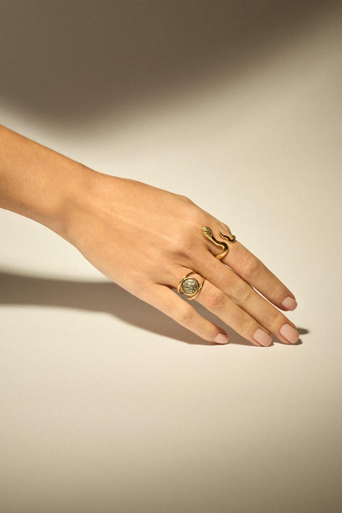 For Sale:  Dubini Serpentis Snake 18k Yellow Gold Ring 5