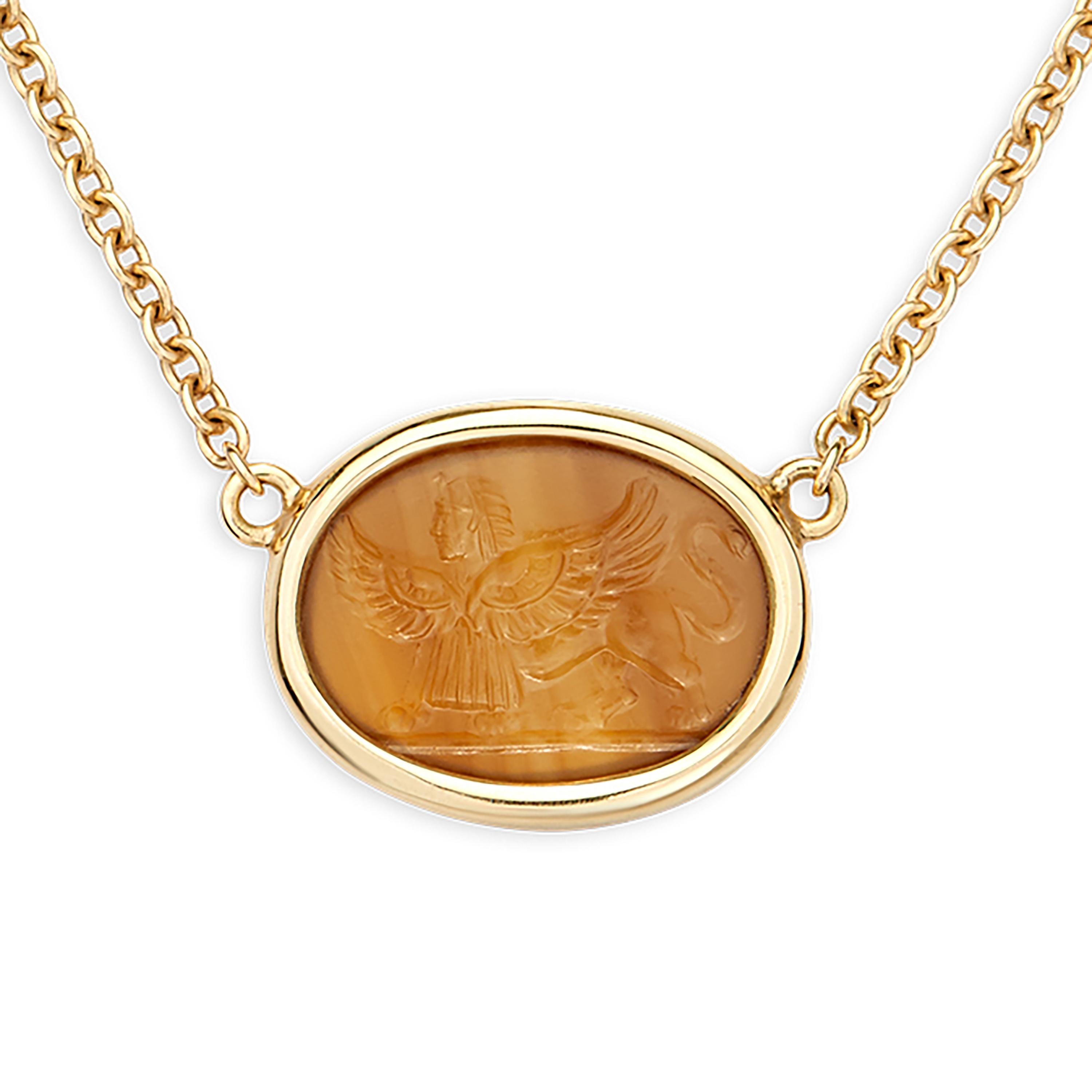 Classical Roman Dubini Sphinx Agate Intaglio 18 Karat Yellow Gold Necklace For Sale