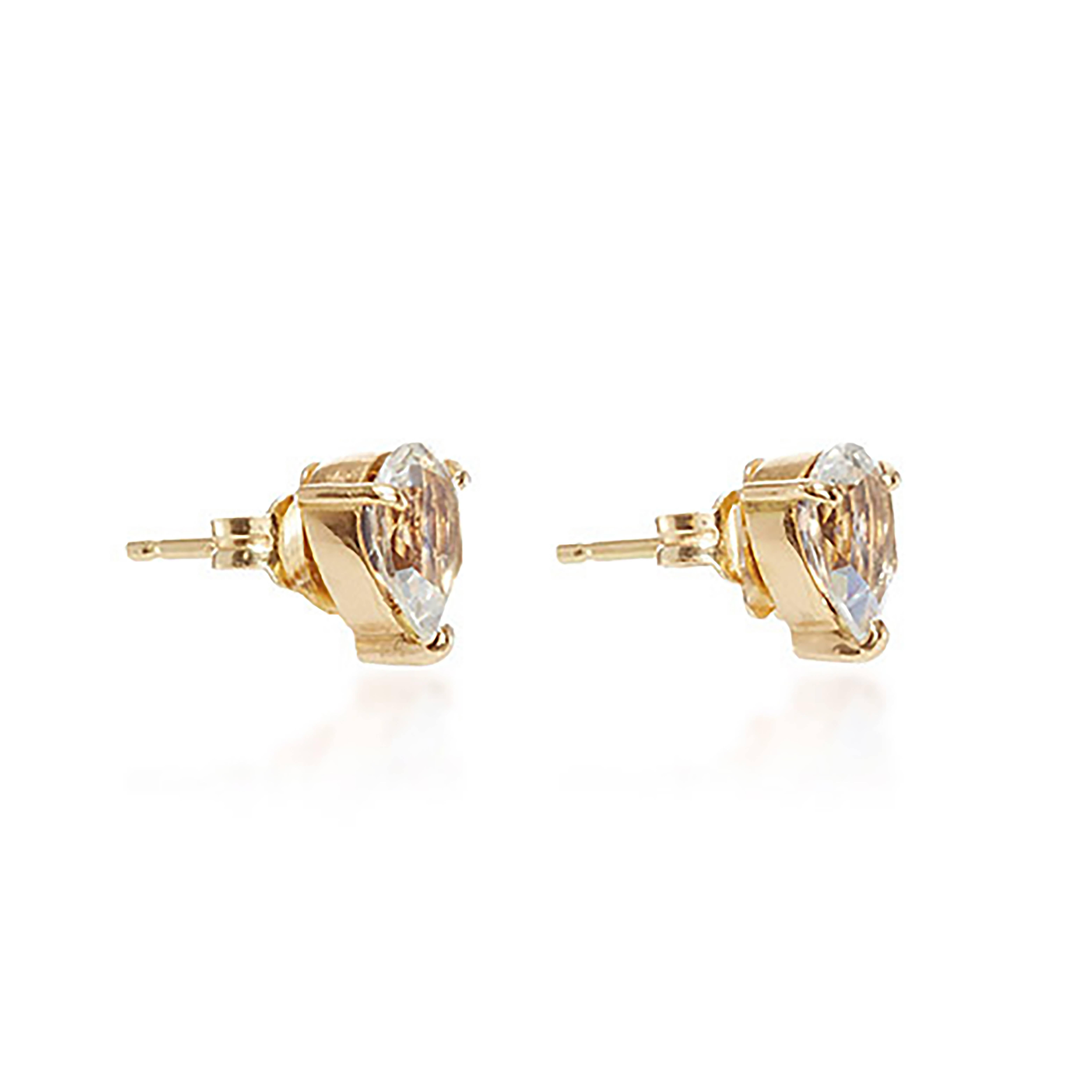 These DUBINI earrings from the 'Theodora' collection feature white topaz drops set in 18K yellow gold. 

…………………………………………………………………………………………………………………………………………………………………….

Inspired by Empress Theodora, wife of Justinian I, she was widely regarded as