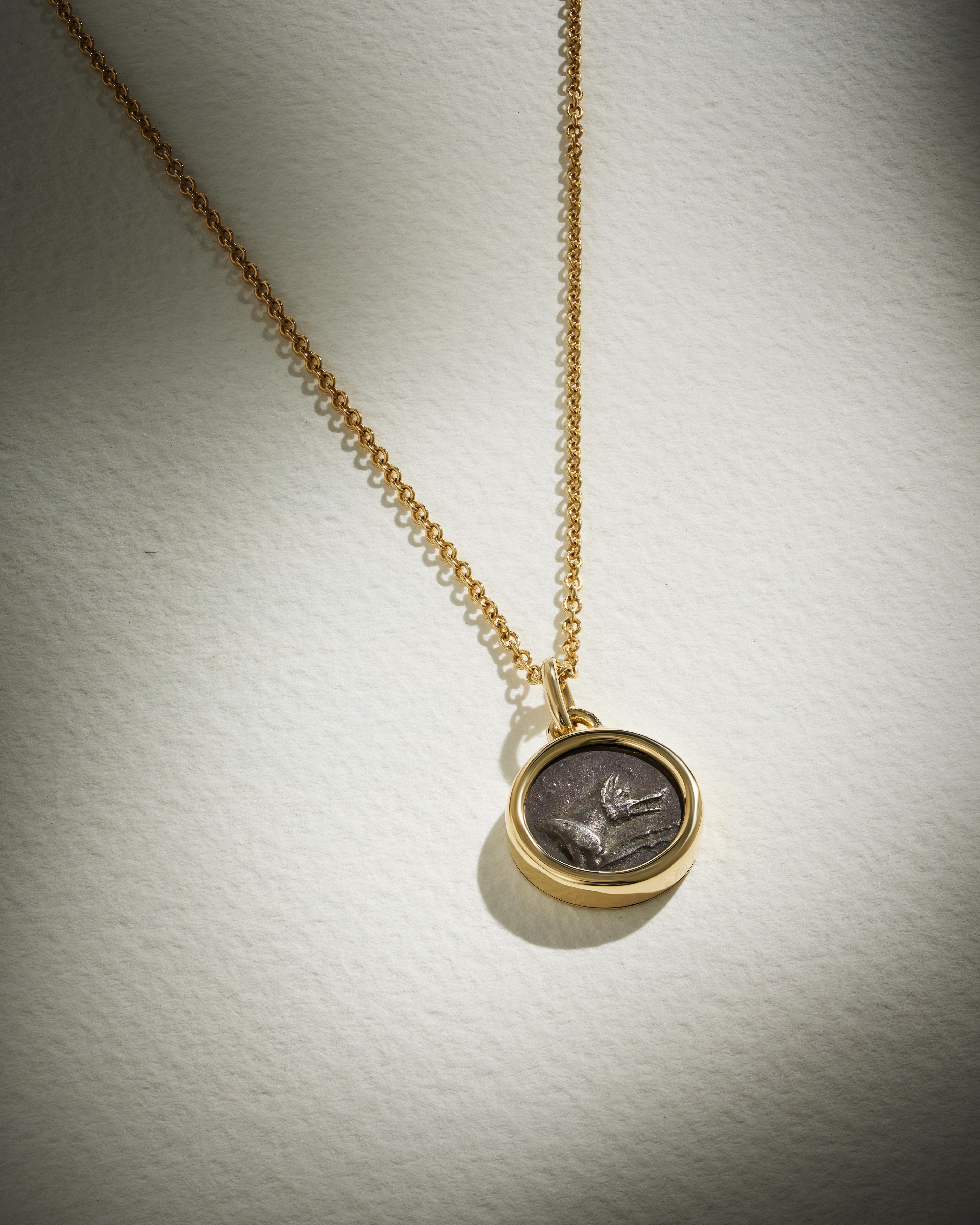 Dubini Wolf Ancient Hemidrachm Silver Coin Pendant 18 Karat Yellow Gold Necklace In New Condition For Sale In London, GB