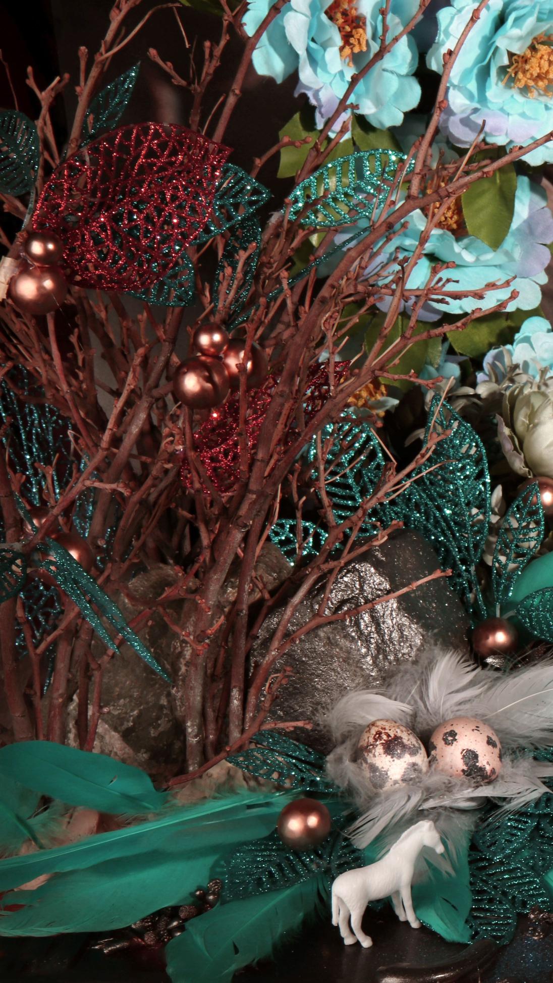 L'uccello di fuoco blu. Fotografia a colori in edizione limitata - Still-Life Photograph Nero di Dubravka Lazic