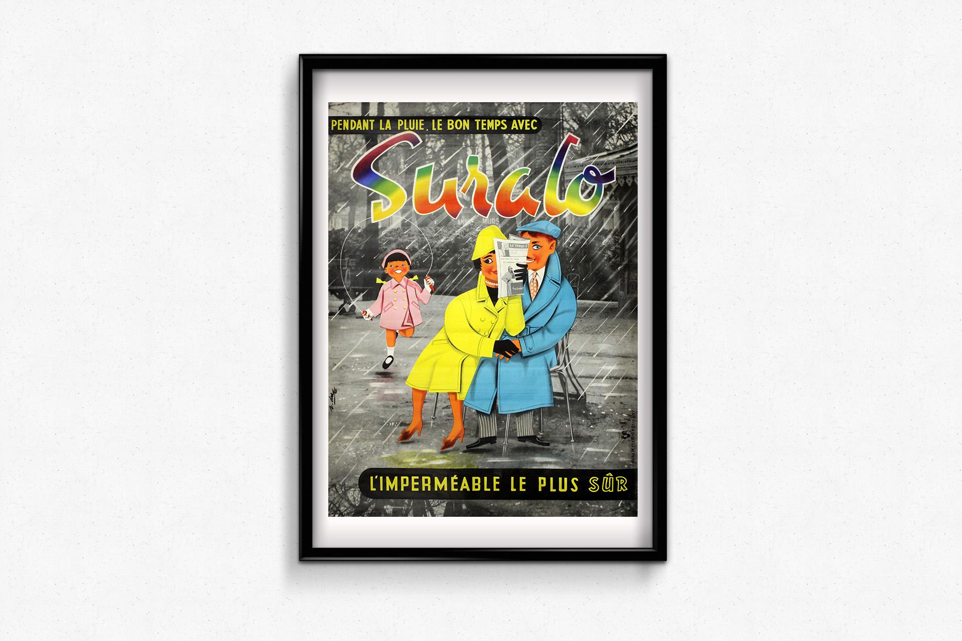 Dieses fröhliche Original-Werbeplakat für Suralo-Regenmäntel aus dem Jahr 1957 fängt den Optimismus der Nachkriegszeit und die funktionelle Mode perfekt ein, mit einer lebhaften und skurrilen Komposition des Illustrators Z. Duc.

In einem grauen