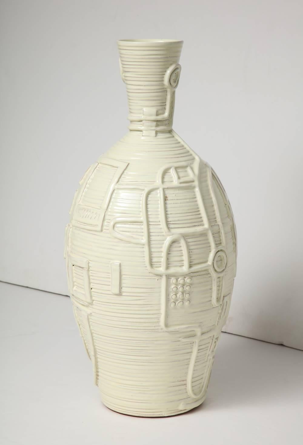 Duca di Camastra Ceramic Bottle In Excellent Condition In New York, NY