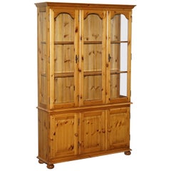 Ducal England Display Cabinet with Lights, Glass Shelves and Doors Welsh Dresser