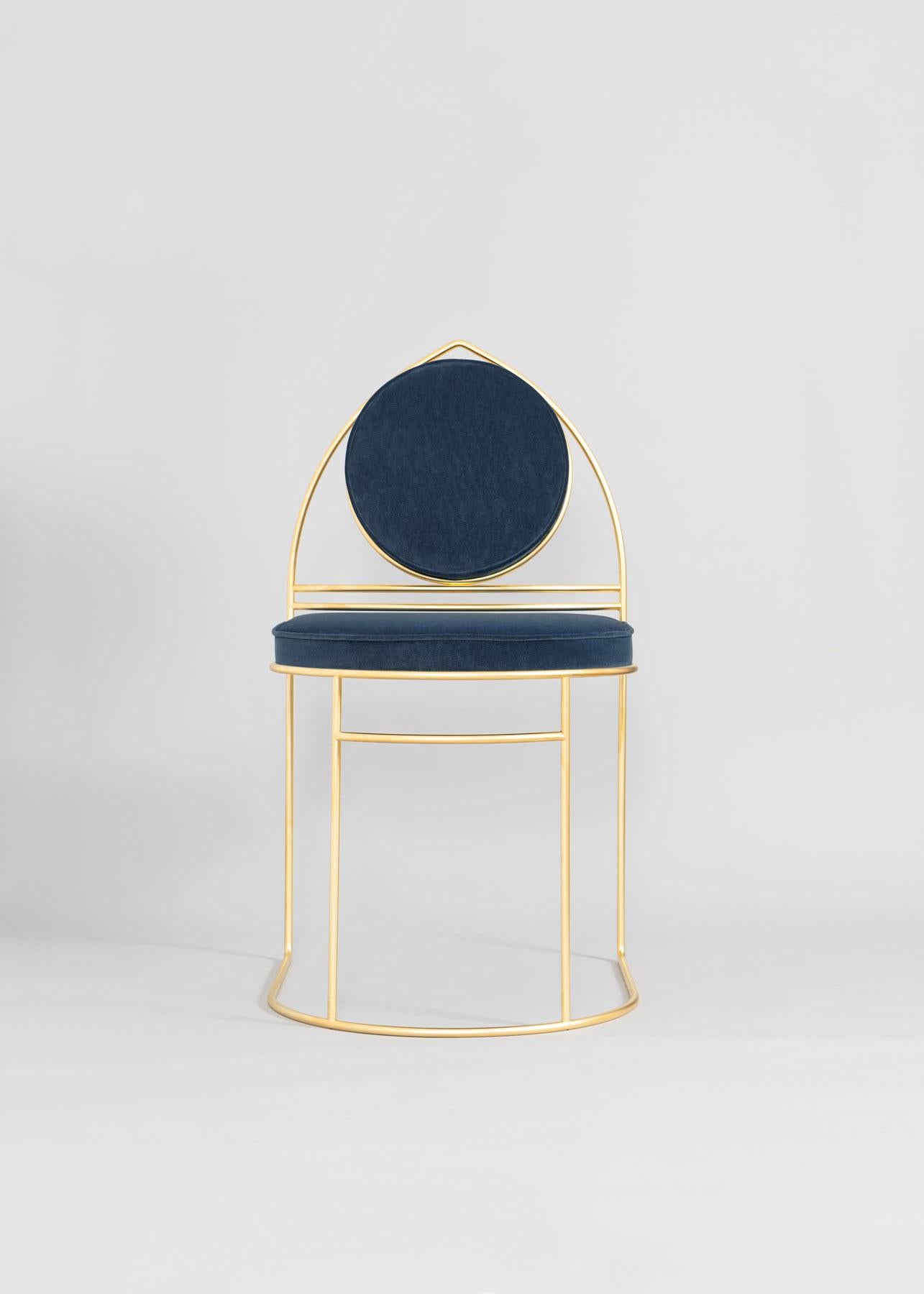 Sedia Ducale GT di Enrico Girotti ENRICO
Dimensioni: L x 53 x P 57 x H 95 cm
Materiali: Acciaio massiccio e sagomato con finitura Matte Gold, impreziosito da un rivestimento in velluto lavorato a mano.
Peso: 8 kg. 

Enrico Girotti è un designer