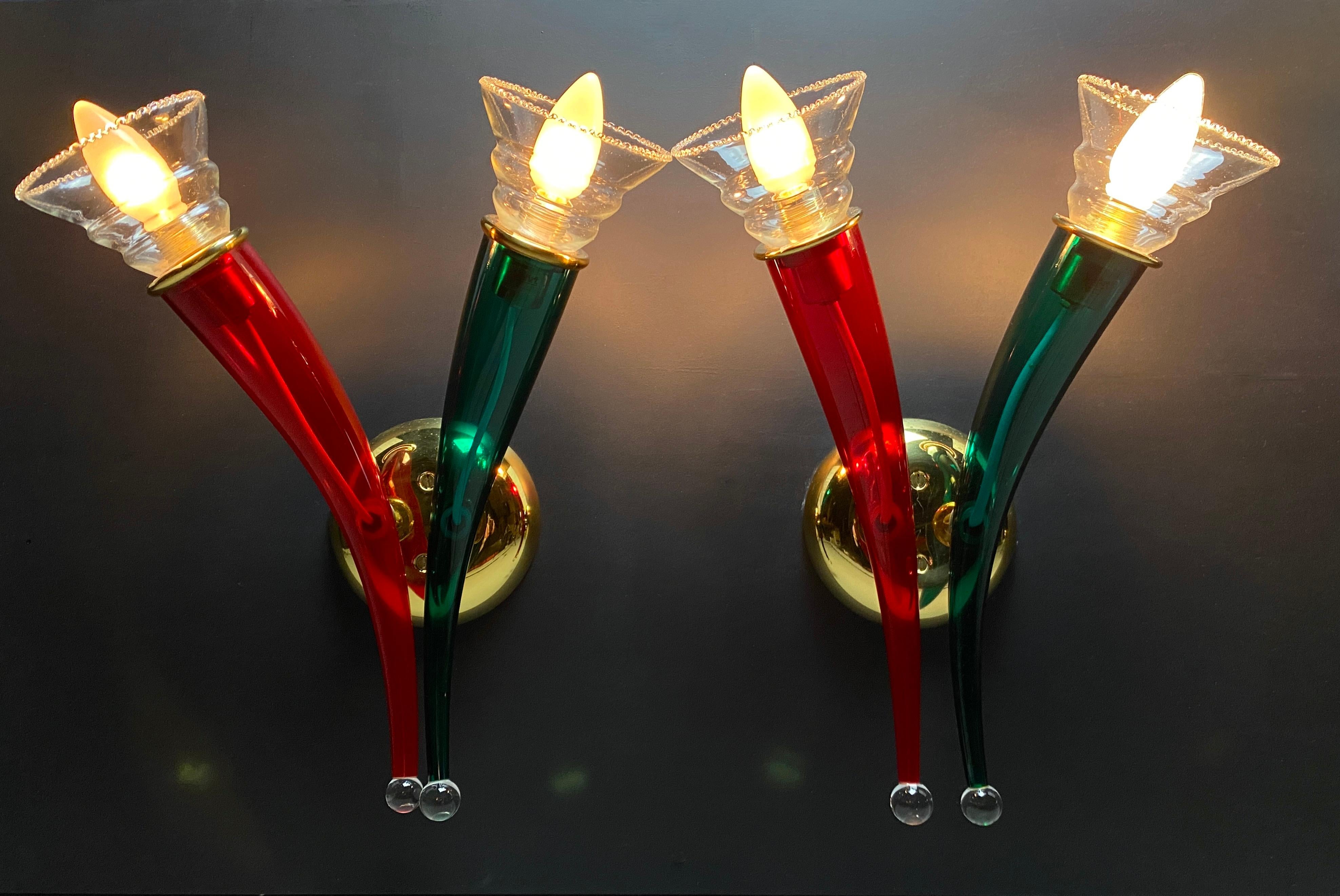 italien Appliques en verre de Murano rouge et vert soufflé à la main par VeArt Italie 1970 en vente