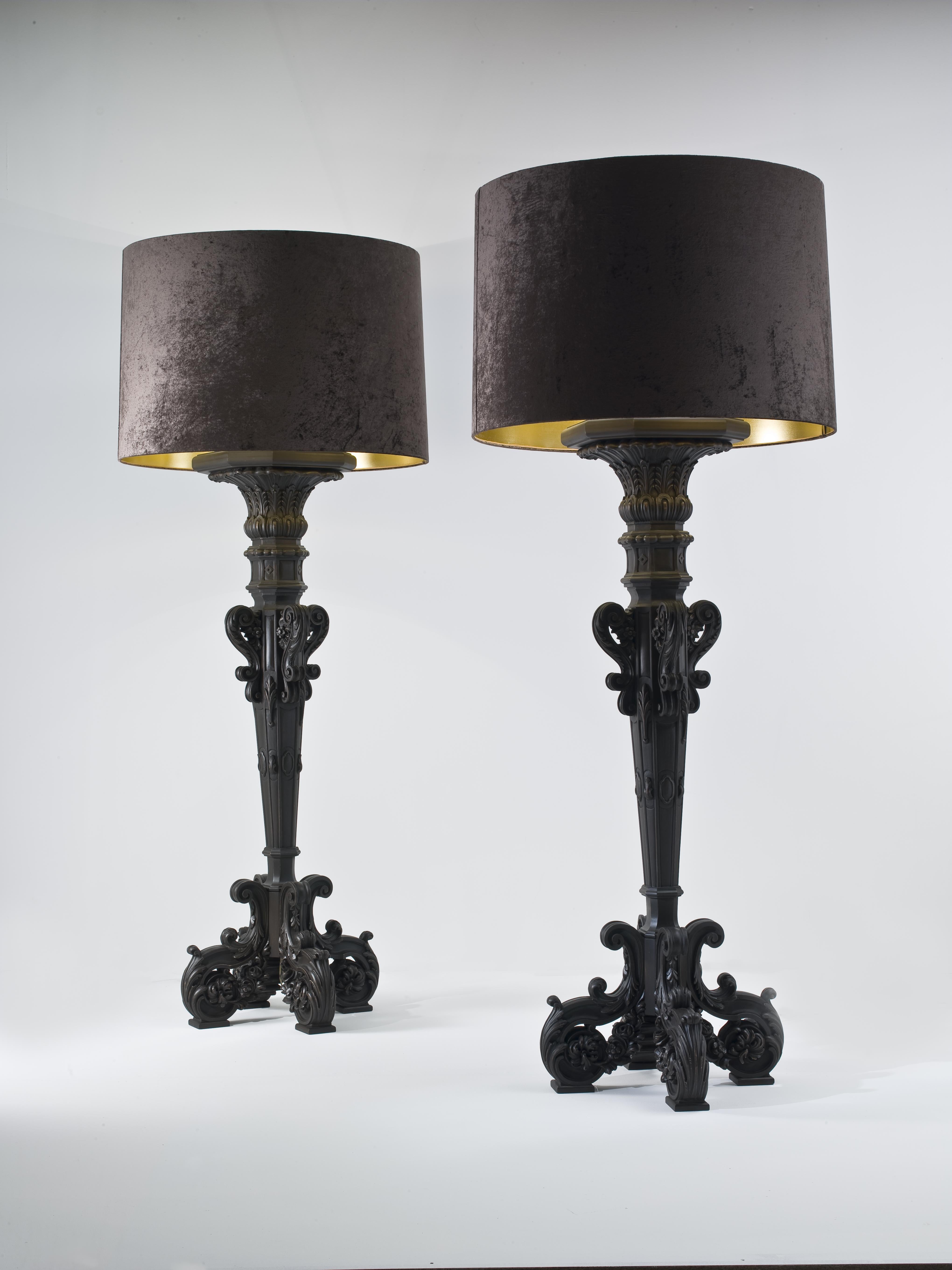 Experience the opulence of Baroque elegance with the Duchesse candleholder, a masterpiece designed by Fratelli Boffi Studio. This exquisite piece exudes timeless charm with its rich hand-carved detailing that adorns the wooden structure, showcasing