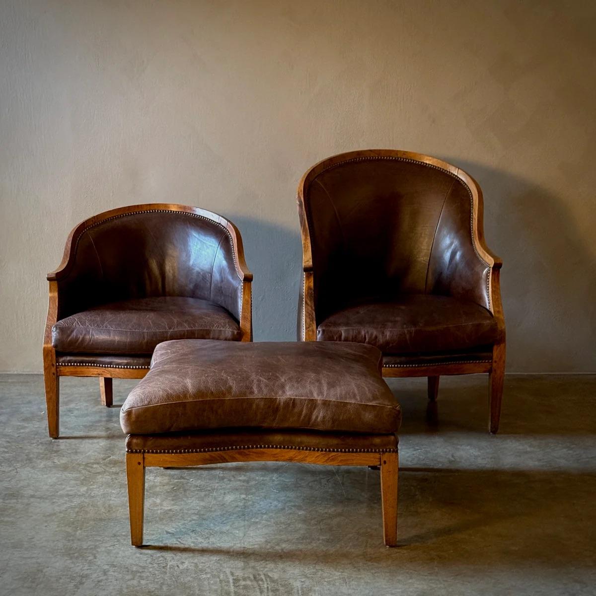 Français Chaises duchesse avec pouf en vente
