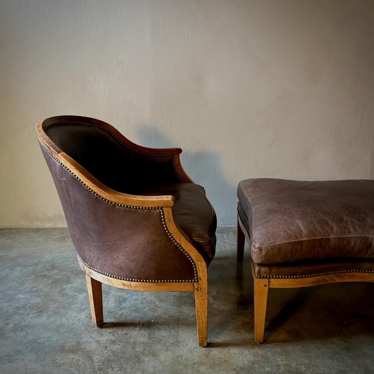 Chaises duchesse avec pouf en vente 1