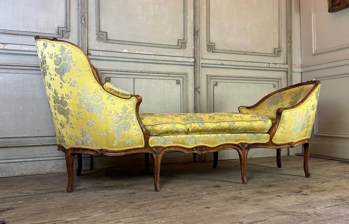 Français Chaise longue duchesse de Bateau, Louis XV, soie jaune, 18ème siècle en vente