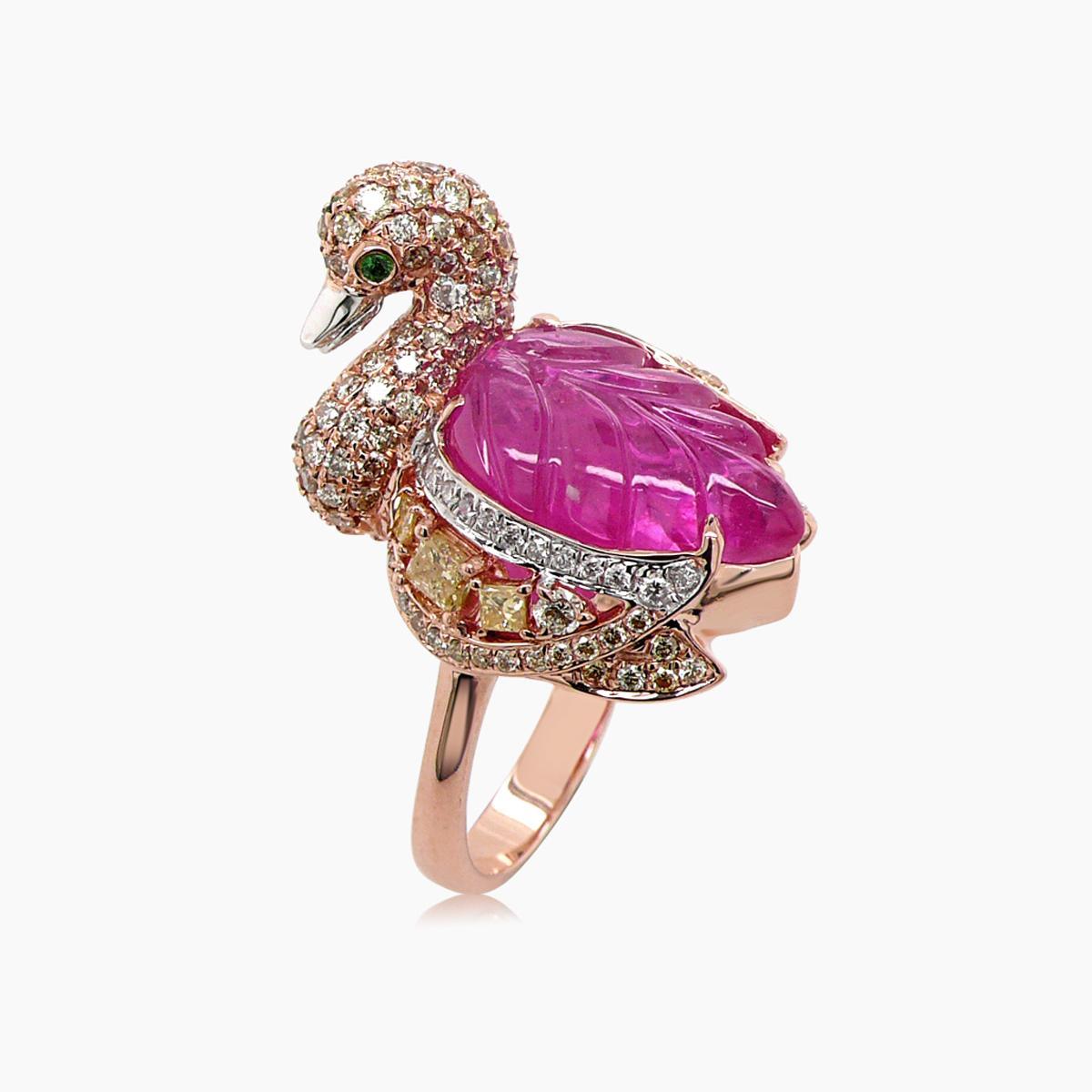 Abmessungen: 1.50x2.30x3.30cm
Farbe: 18K Rose Gold
MATERIALIEN:
